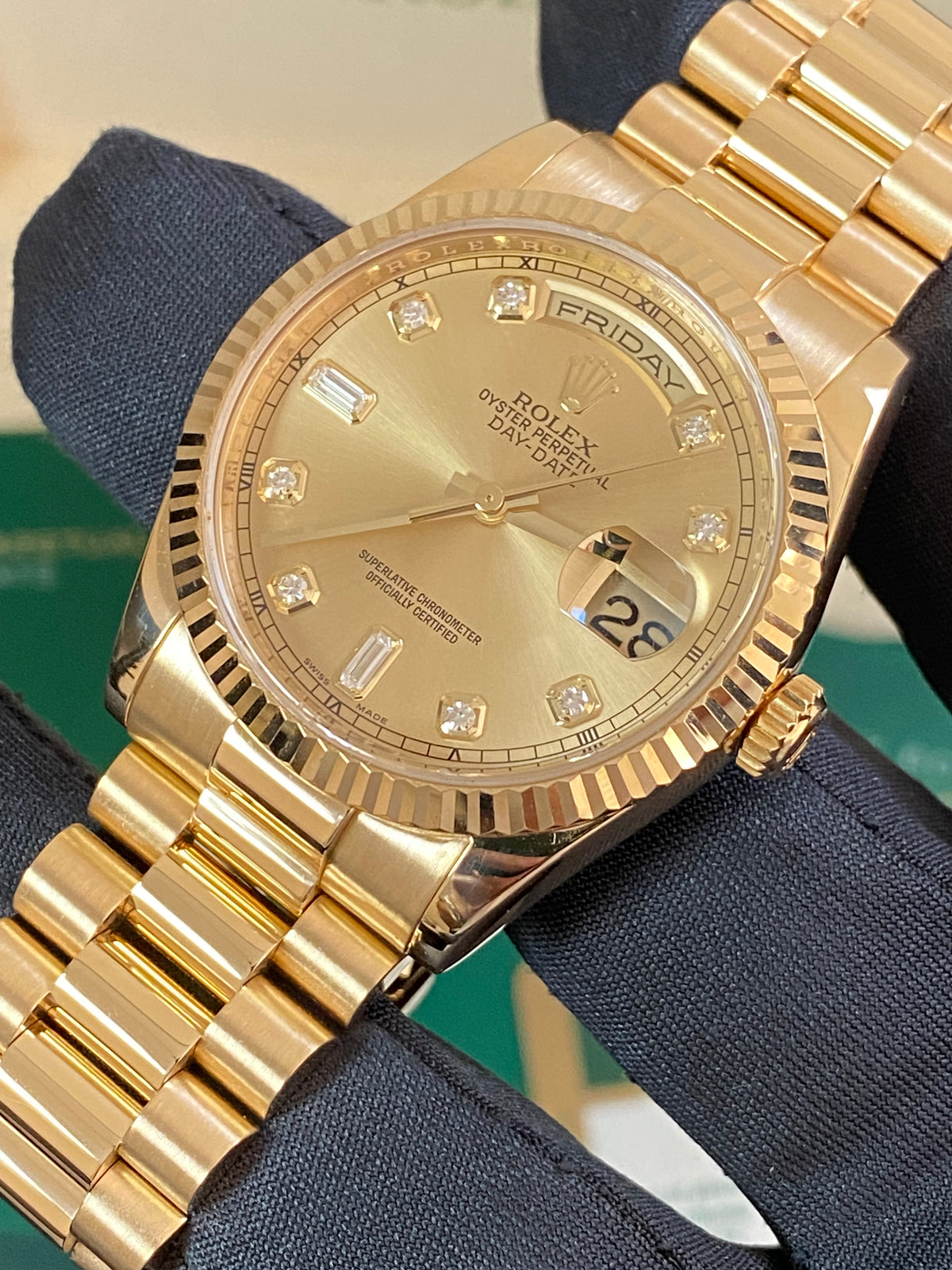 Rolex Yellow Gold Day-Date 36 - Z serial - Fluted Bezel - Factory Diamond Dial - President Bracelet - 118238 *COMPLETE SET*