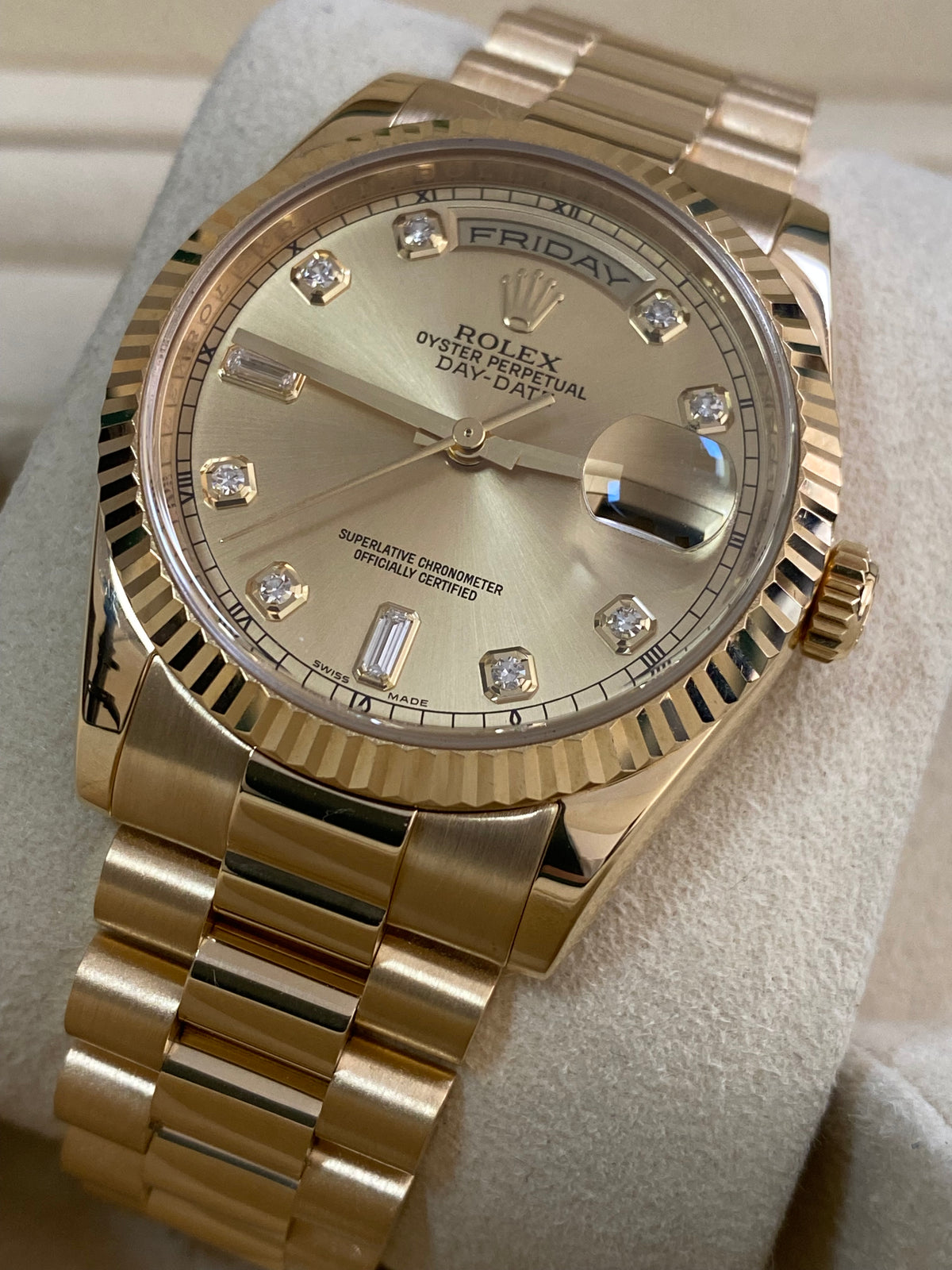 Rolex Yellow Gold Day-Date 36 - Z serial - Fluted Bezel - Factory Diamond Dial - President Bracelet - 118238 *COMPLETE SET*