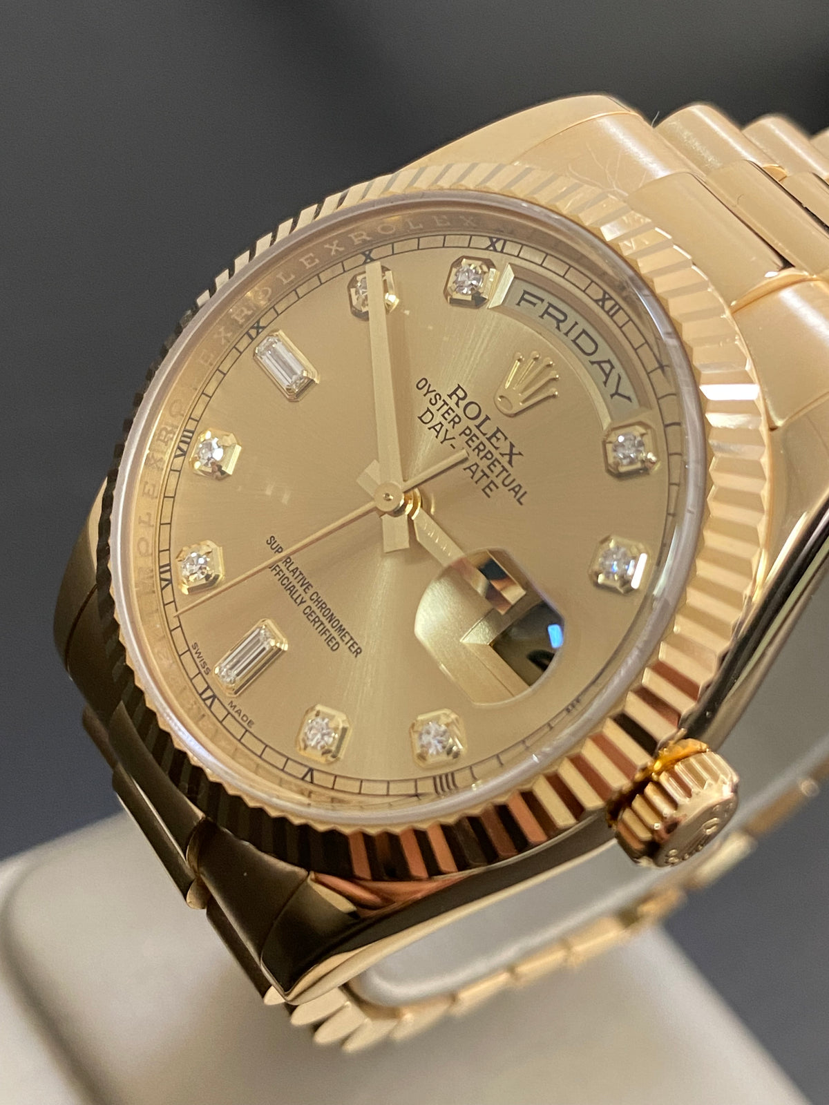 Rolex Yellow Gold Day-Date 36 - Z serial - Fluted Bezel - Factory Diamond Dial - President Bracelet - 118238 *COMPLETE SET*