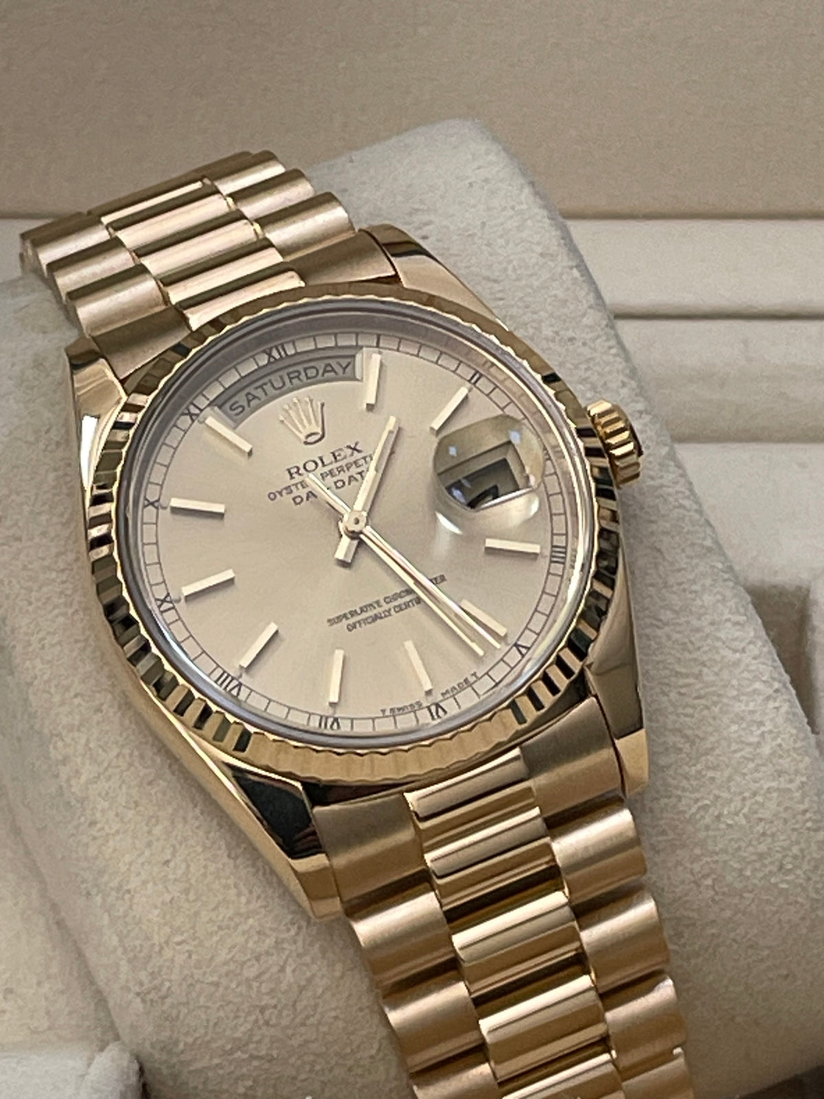 Rolex Yellow Gold Day-Date 36 - 1990 - Fluted Bezel - Champagne Index Dial - President Bracelet - 18238