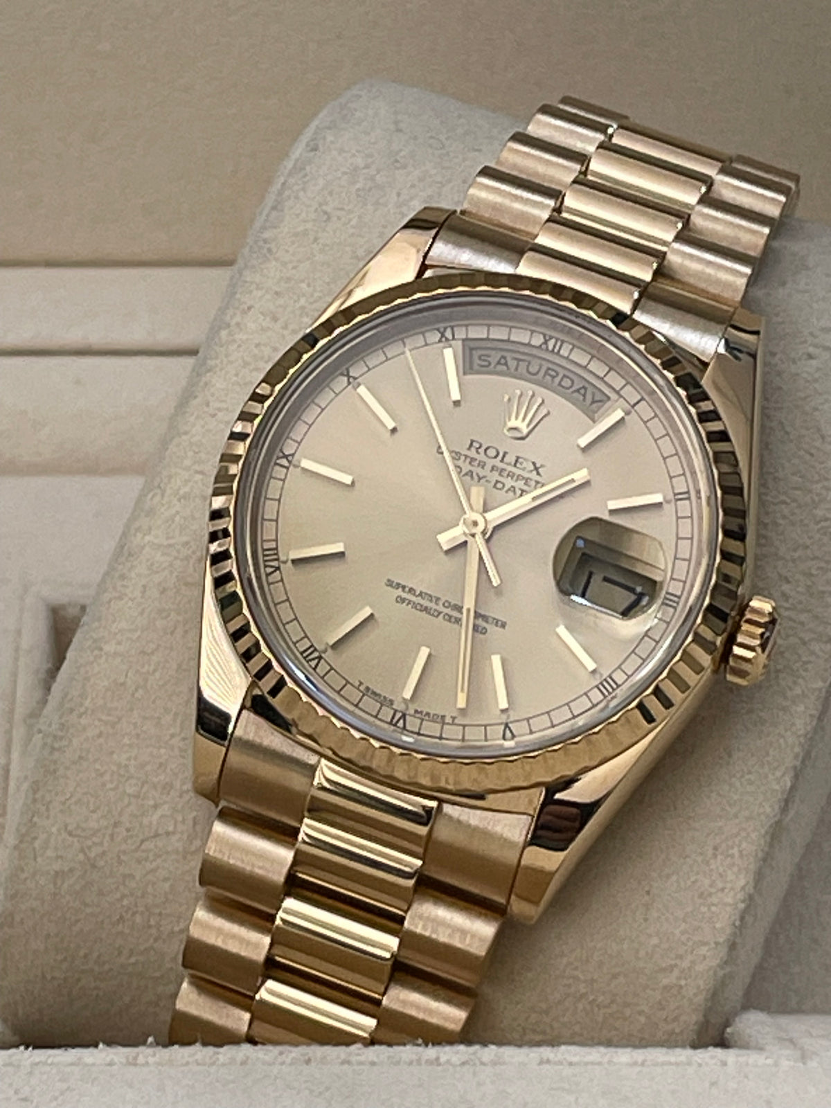 Rolex Yellow Gold Day-Date 36 - 1990 - Fluted Bezel - Champagne Index Dial - President Bracelet - 18238