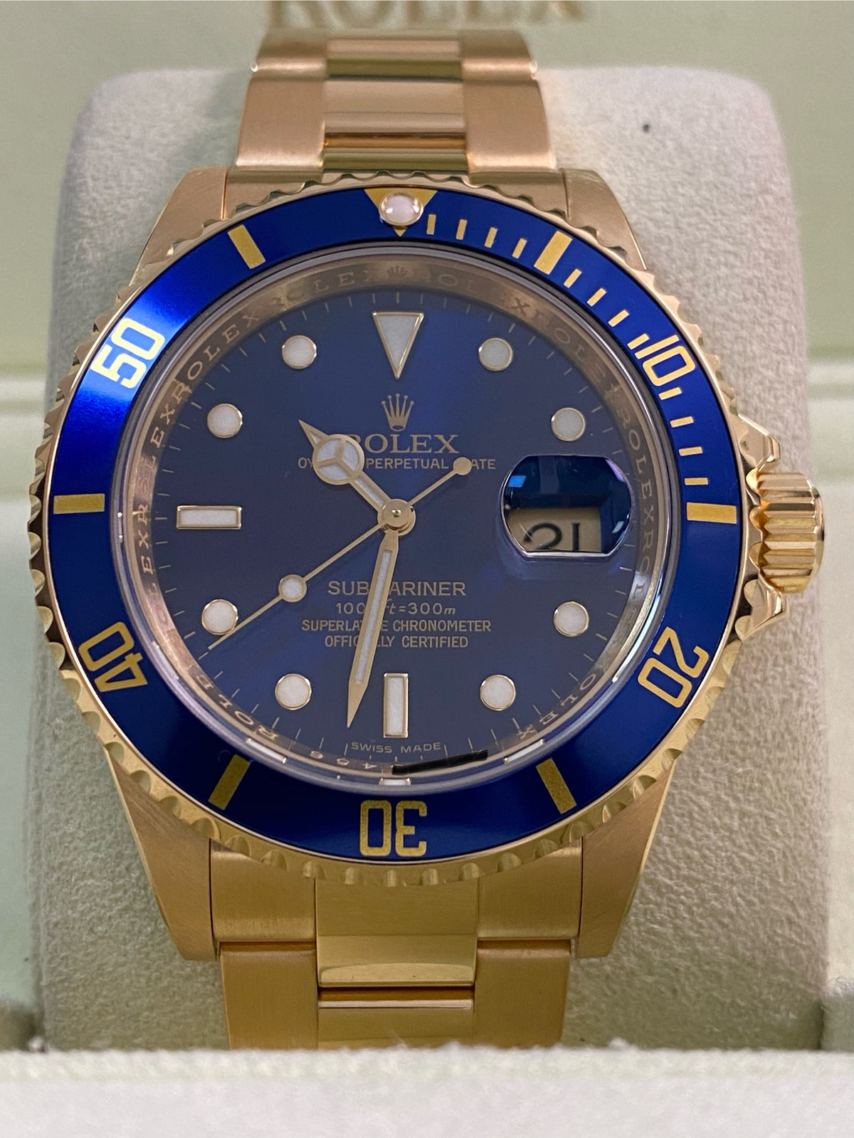 Rolex Yellow Gold Submariner Date - Z serial - Pre Ceramic Blue Bezel - Blue Dial - 16618