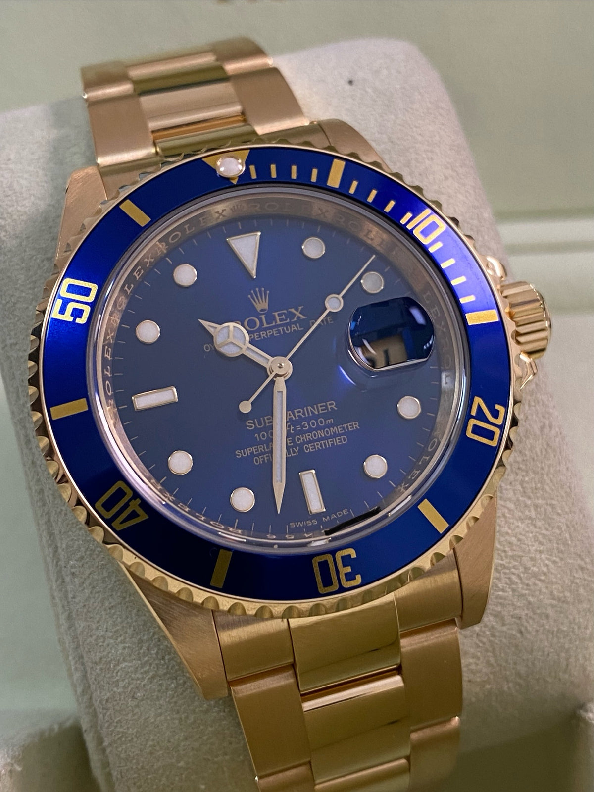 Rolex Yellow Gold Submariner Date - Z serial - Pre Ceramic Blue Bezel - Blue Dial - 16618