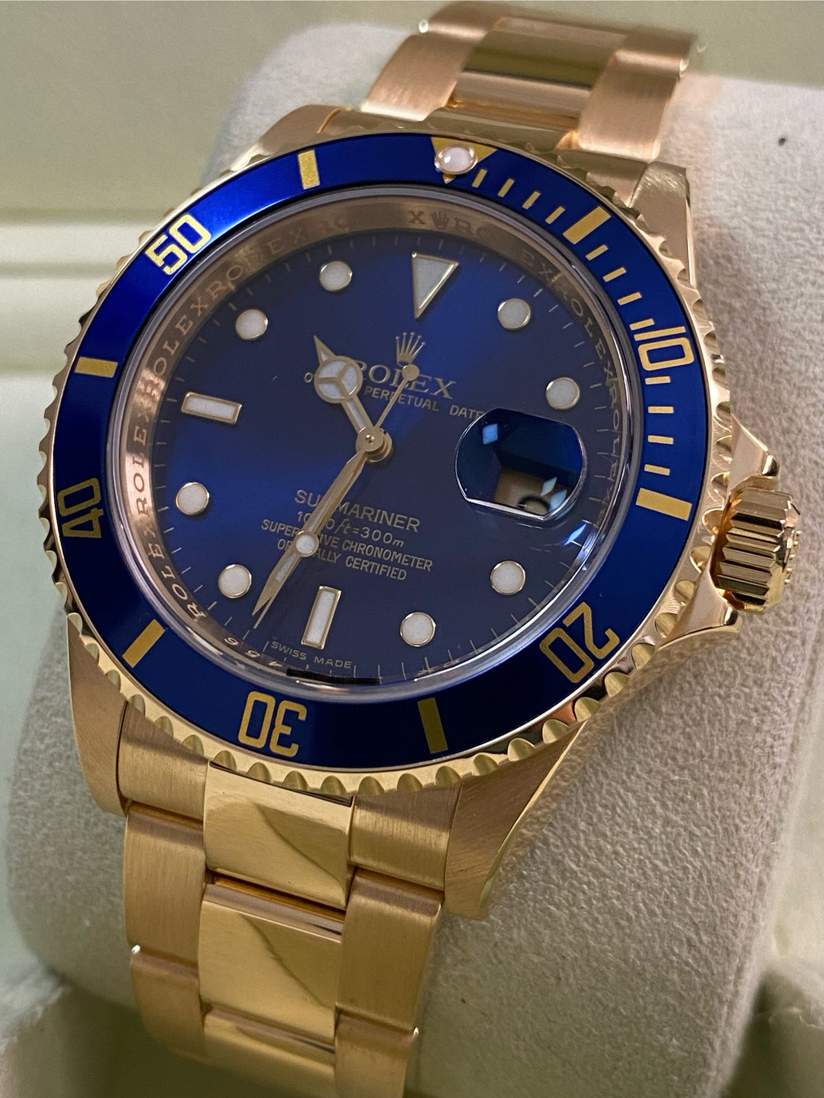 Rolex Yellow Gold Submariner Date - Z serial - Pre Ceramic Blue Bezel - Blue Dial - 16618