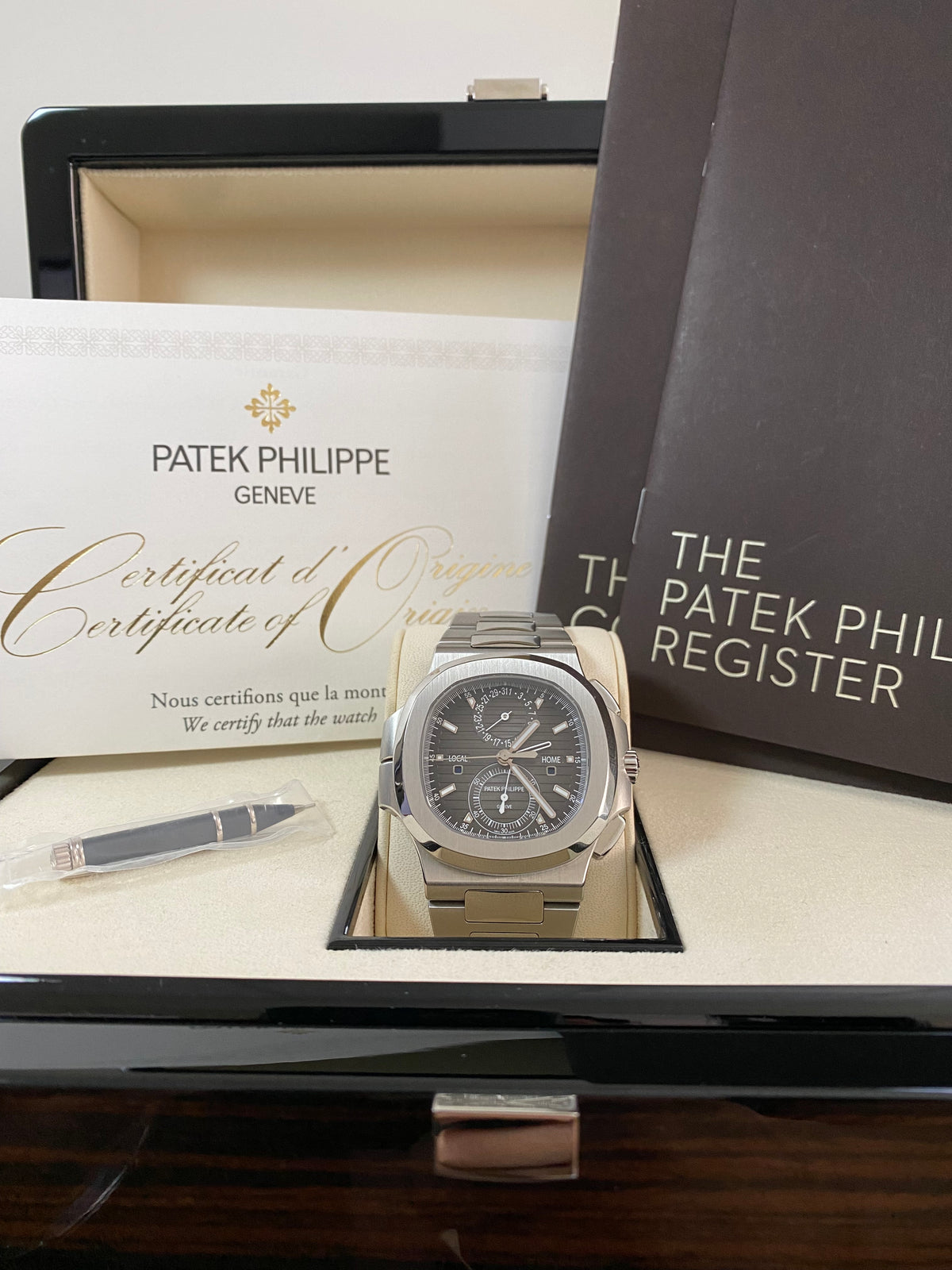 Patek Philippe Nautilus - 2020 - Grey Index Dial - Stainless Steel - 5990/1A-001 *FULL SET*