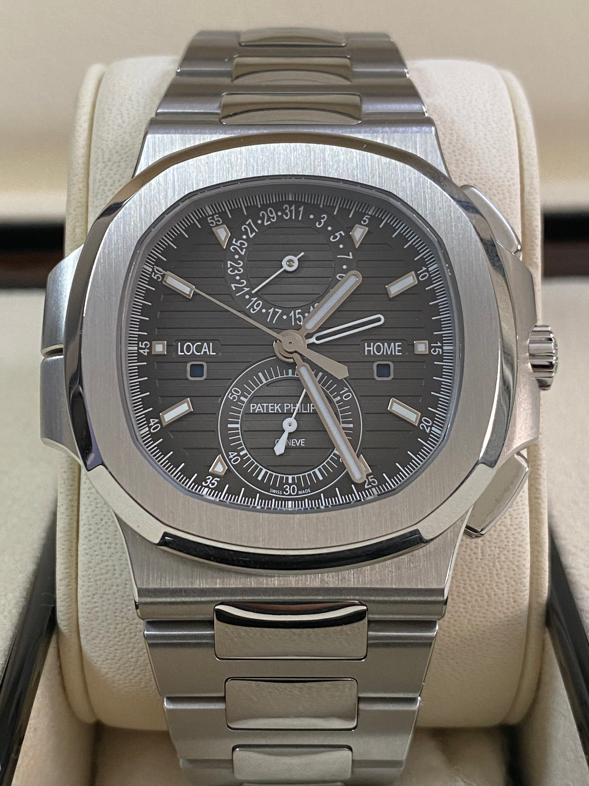 Patek Philippe Nautilus - 2020 - Grey Index Dial - Stainless Steel - 5990/1A-001 *FULL SET*