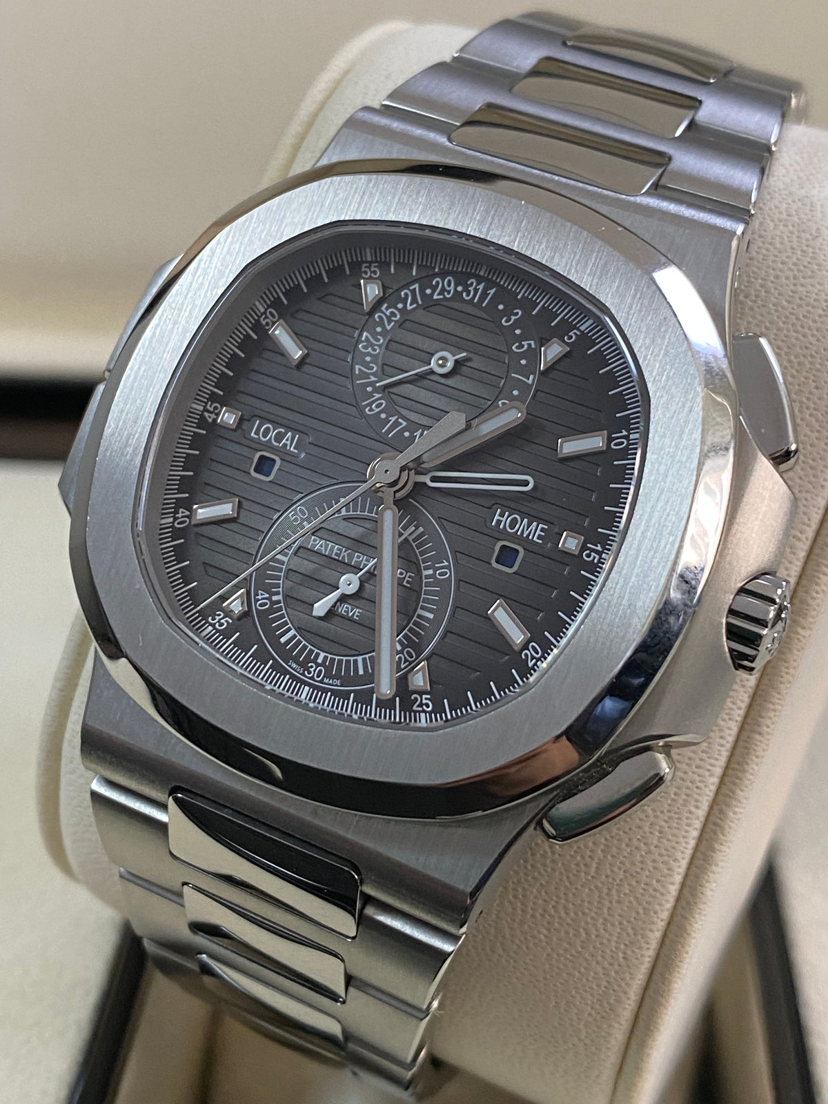 Patek Philippe Nautilus - 2020 - Grey Index Dial - Stainless Steel - 5990/1A-001 *FULL SET*