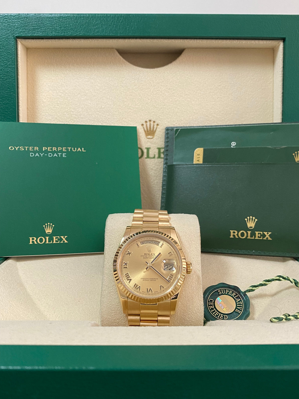 Rolex Yellow Gold Day-Date 36 - G serial - Fluted Bezel - Champagne Roman Dial - President Bracelet - 118238 *COMPLETE SET*