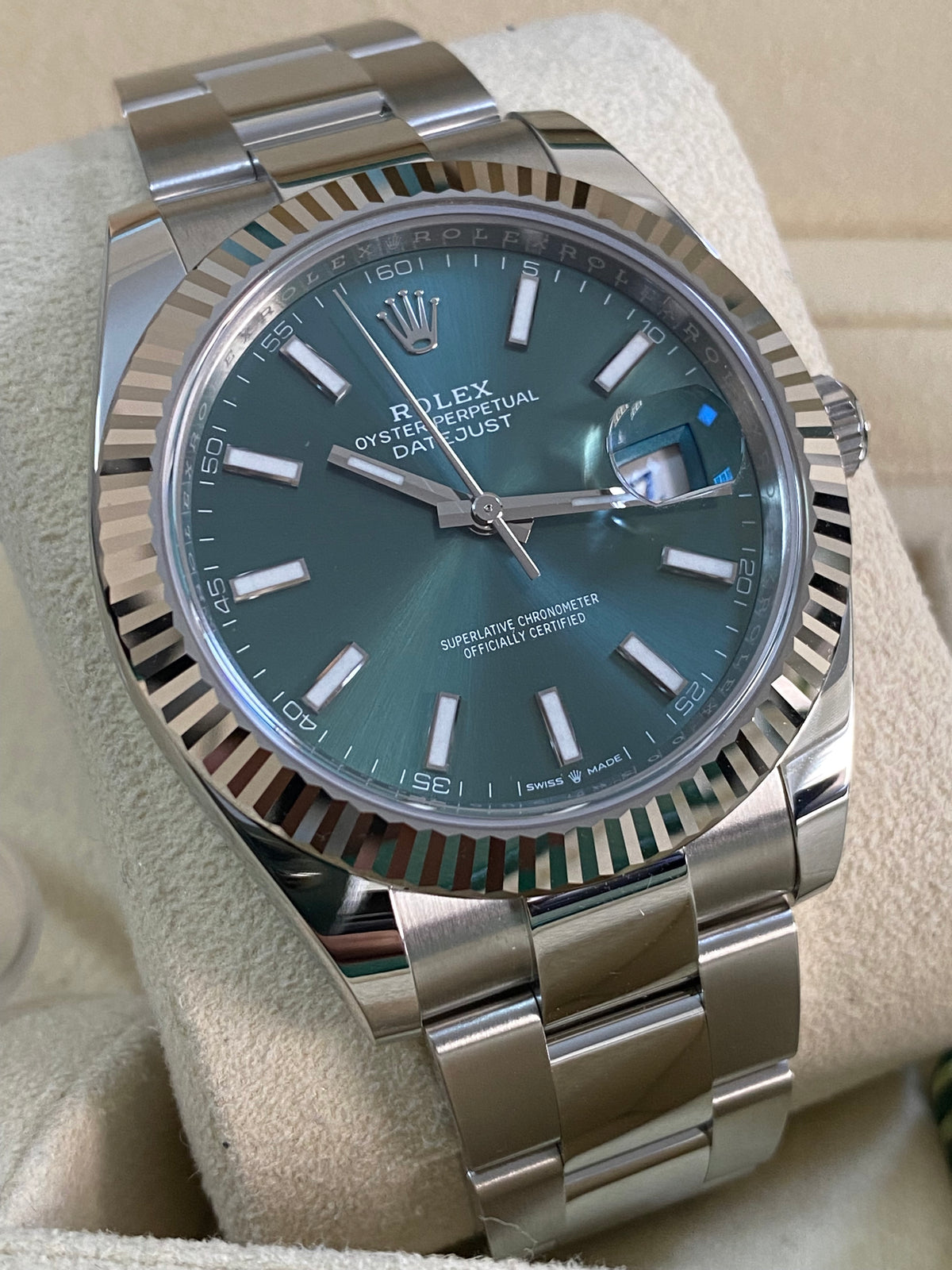 Rolex Steel and White Gold Datejust 41 - 2024 - Fluted Bezel - Mint Green Dial - Oyster Bracelet - 126334 *FULL SET*