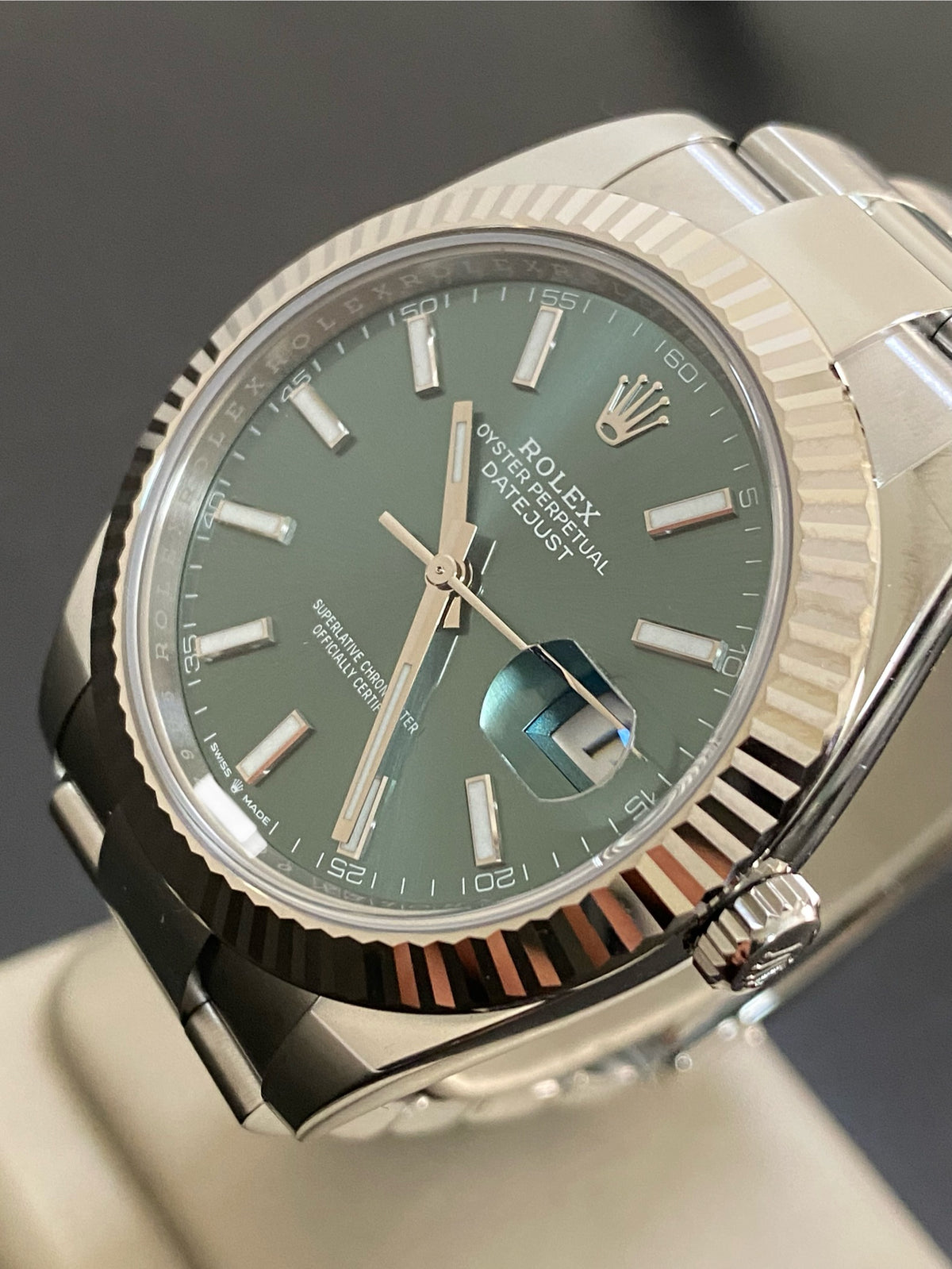 Rolex Steel and White Gold Datejust 41 - 2024 - Fluted Bezel - Mint Green Dial - Oyster Bracelet - 126334 *FULL SET*