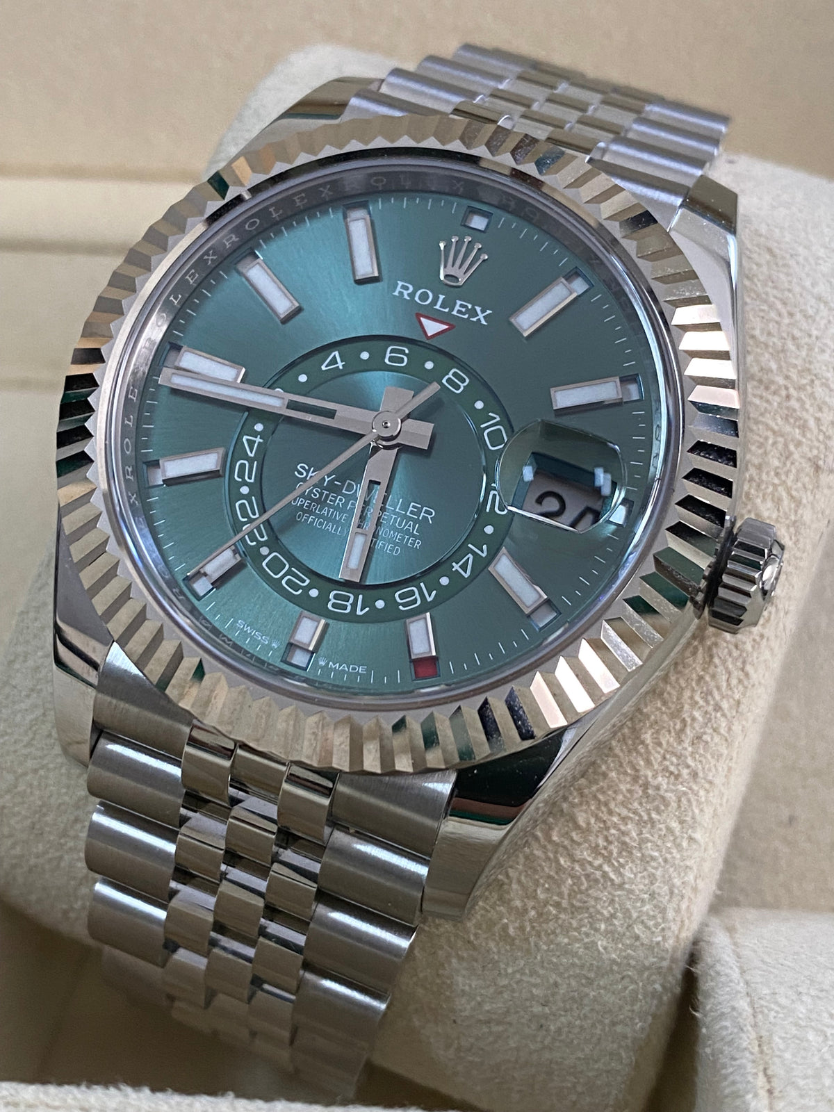 Rolex Steel Sky-Dweller - 2024 - Mint Green Dial - Jubilee Bracelet - 336934 *FULL SET*