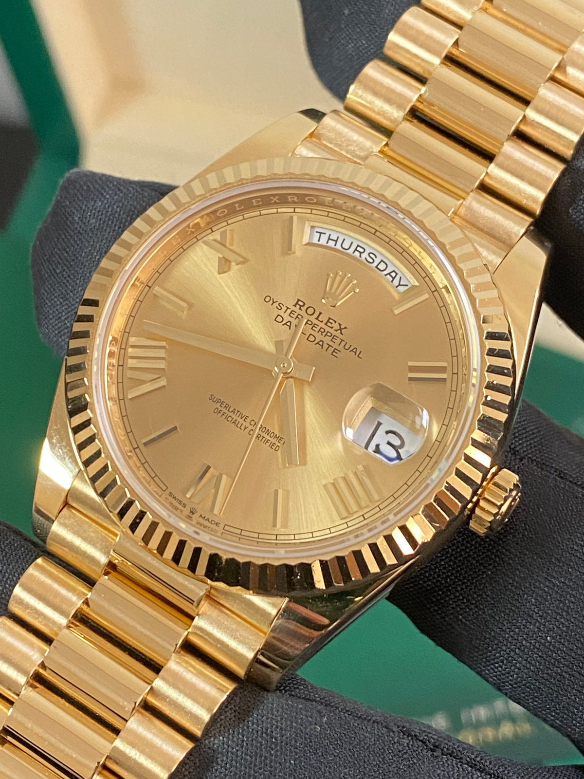 Rolex Yellow Gold Day-Date 40 - 2021 - Fluted Bezel - Champagne Roman Dial - President Bracelet - 228238 *FULL SET*