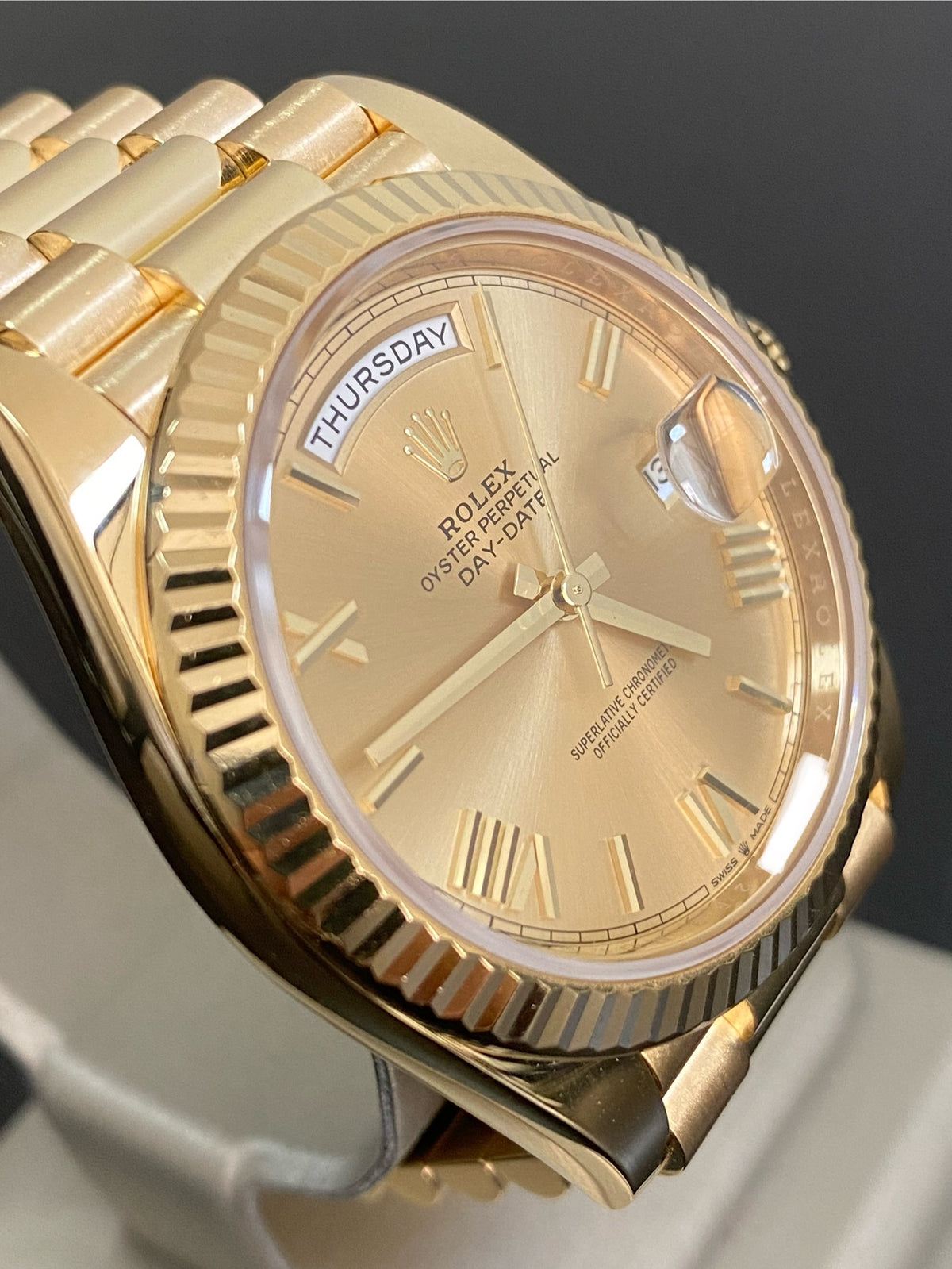 Rolex Yellow Gold Day-Date 40 - 2021 - Fluted Bezel - Champagne Roman Dial - President Bracelet - 228238 *FULL SET*