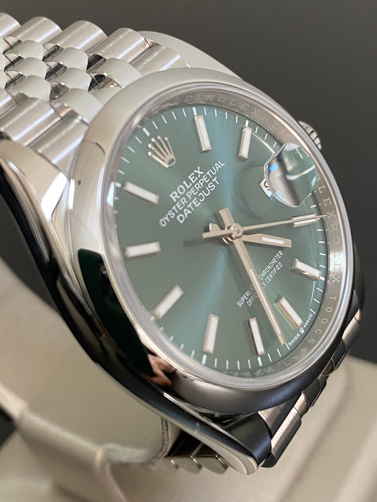 Rolex Steel Datejust 36 - 2024 - Smooth Bezel - Mint Green Dial - Jubilee Bracelet - 126200 *FULL SET*