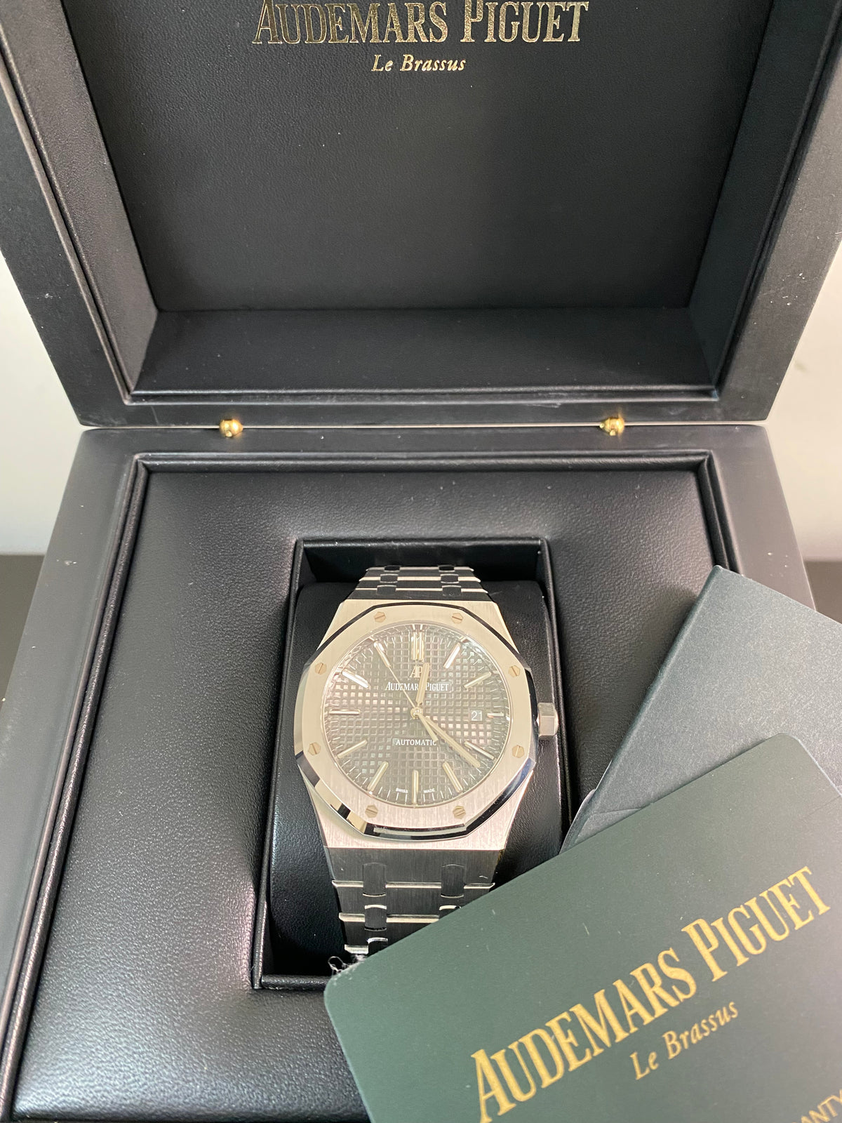 Audemars Piguet Royal Oak Self Winding - 2018 - Grey Dial - 15400ST *FULL SET*