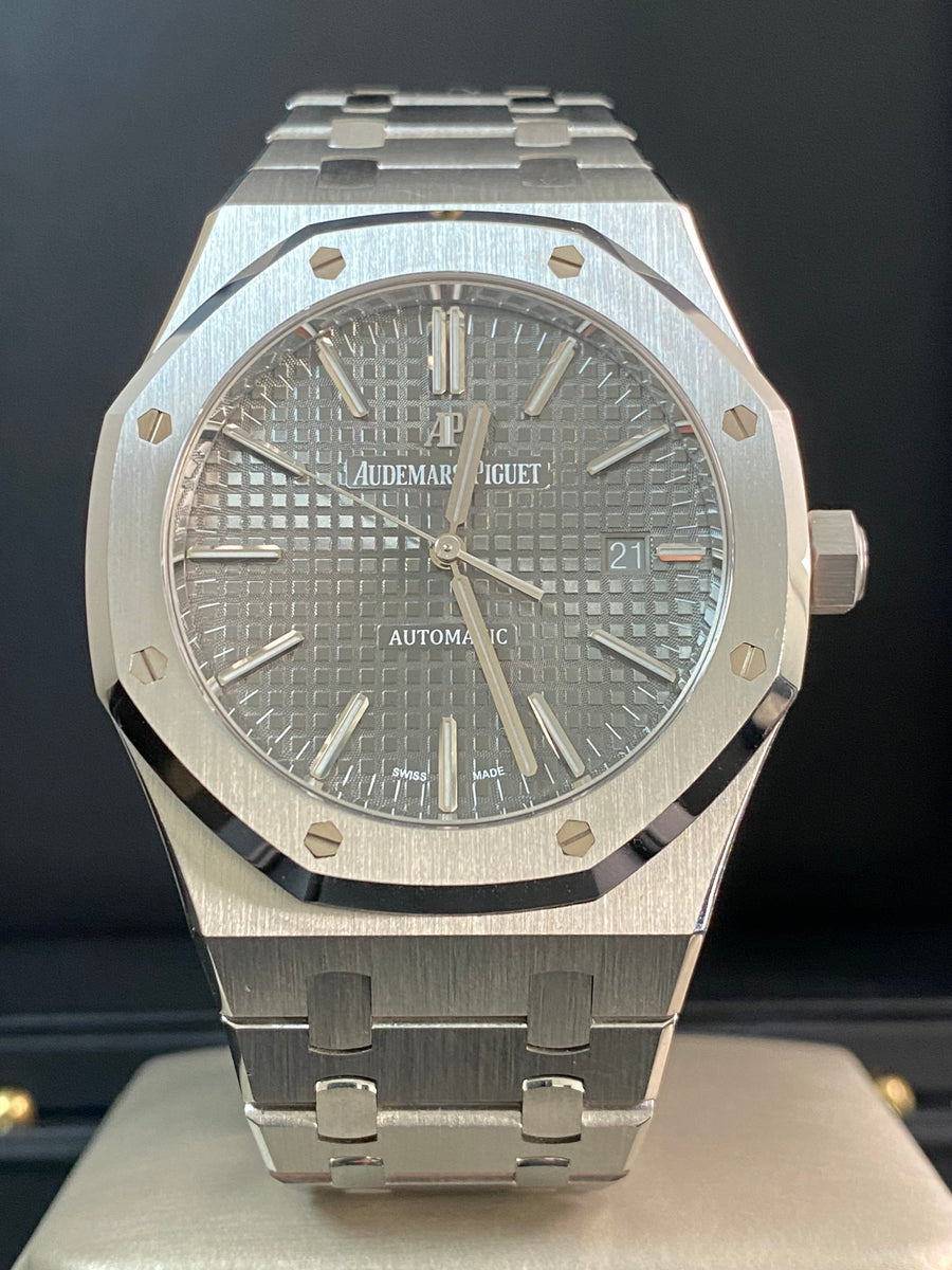 Audemars Piguet Royal Oak Self Winding - 2018 - Grey Dial - 15400ST *FULL SET*