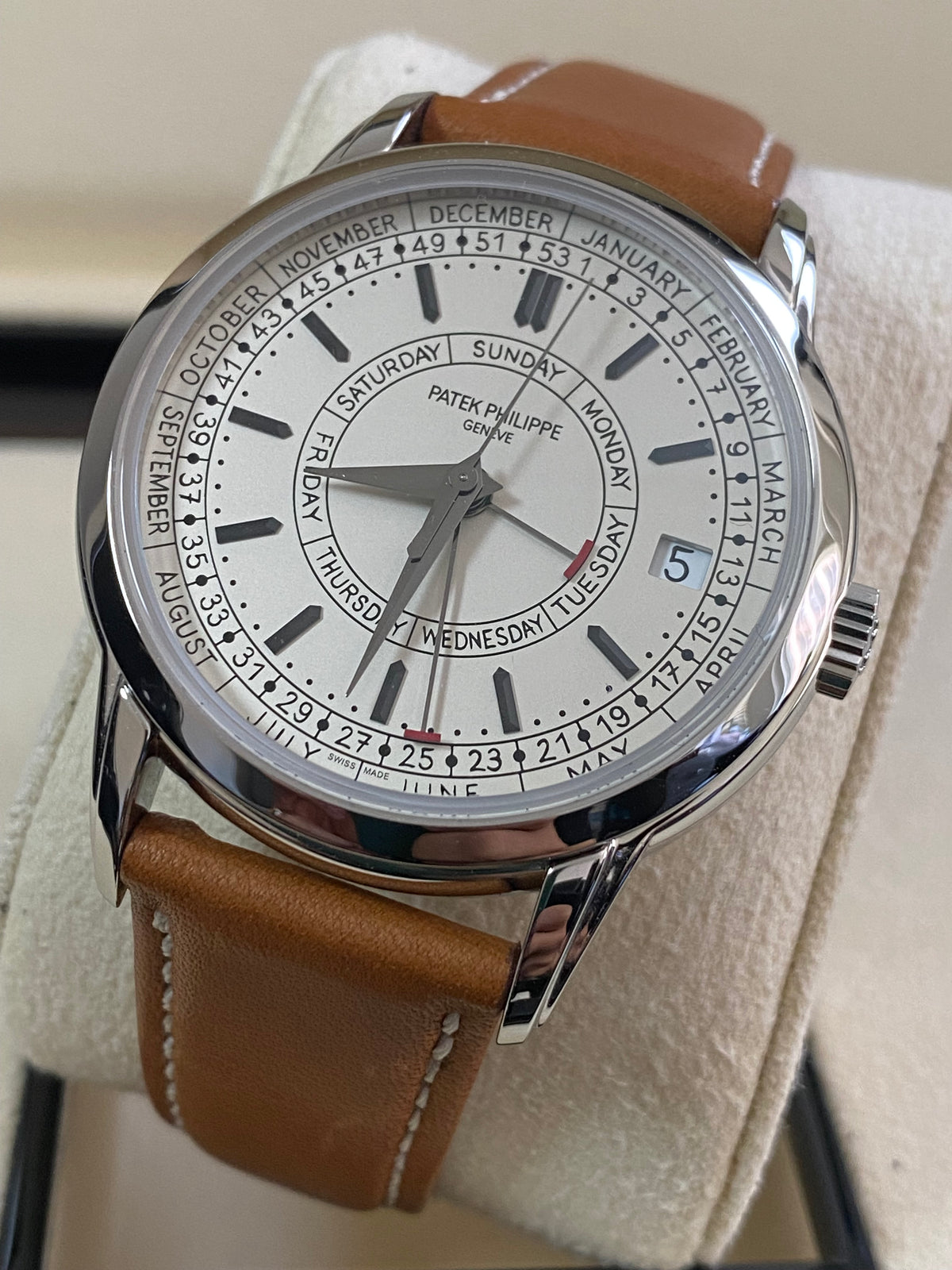 Patek Philippe Calatrava Weekly Calendar - 2020 - Silvery Opaline Dial - Brown Leather Strap - 5212A-001 *FULL SET*