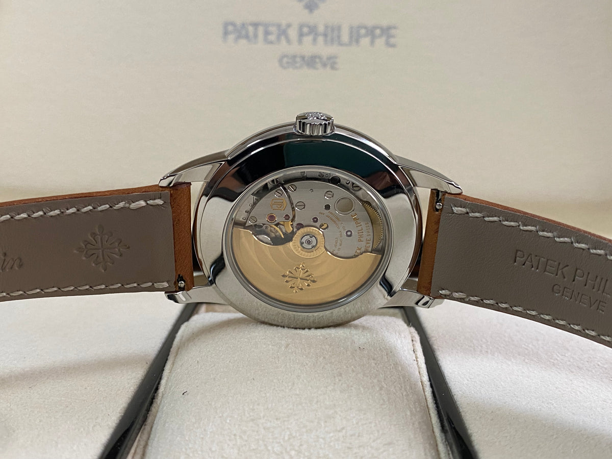 Patek Philippe Calatrava Weekly Calendar - 2020 - Silvery Opaline Dial - Brown Leather Strap - 5212A-001 *FULL SET*