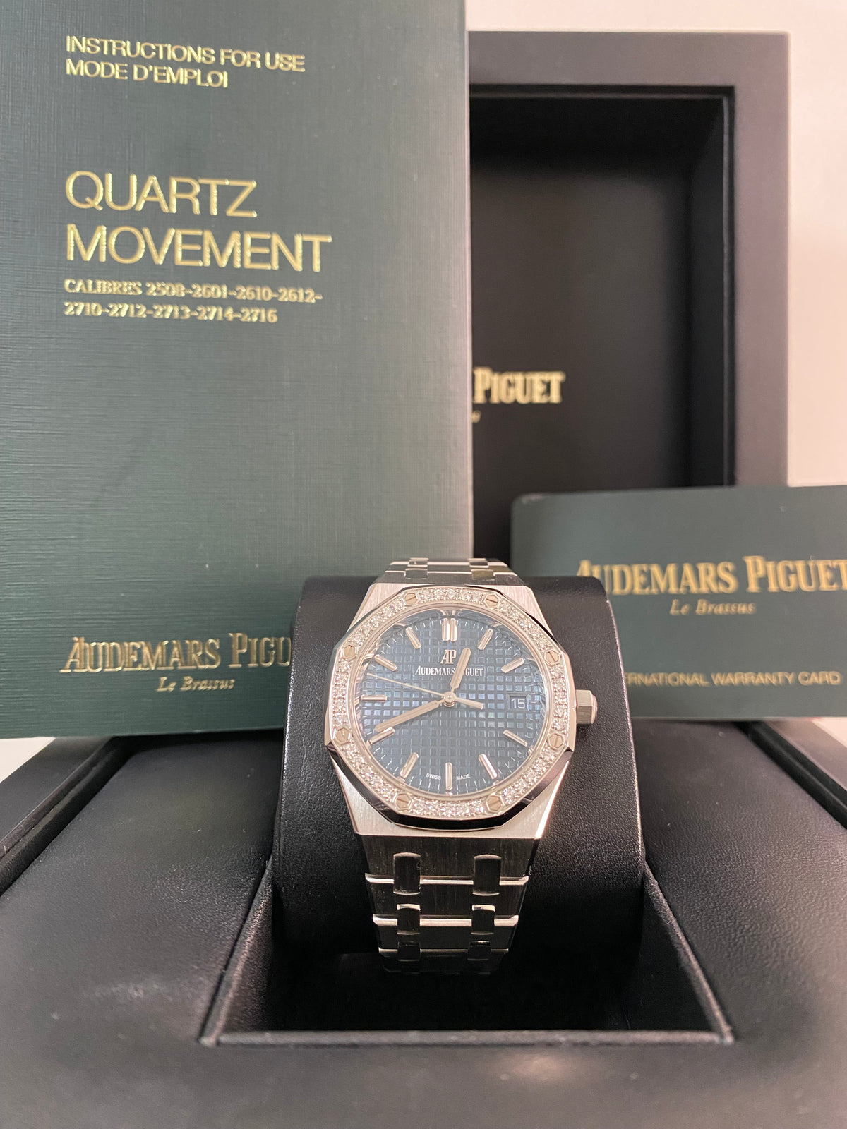 Audemars Piguet Royal Oak Self Winding - 2020 - Diamond-set Bezel - Blue Dial - 77351ST *FULL SET*