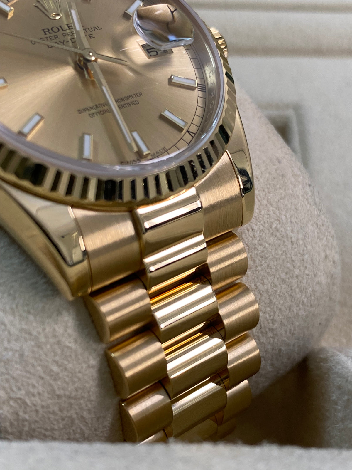 Rolex Yellow Gold Day-Date 36 - 2018 - Fluted Bezel - Champagne Index Dial - President Bracelet - 118238 *UNPOLISHED*