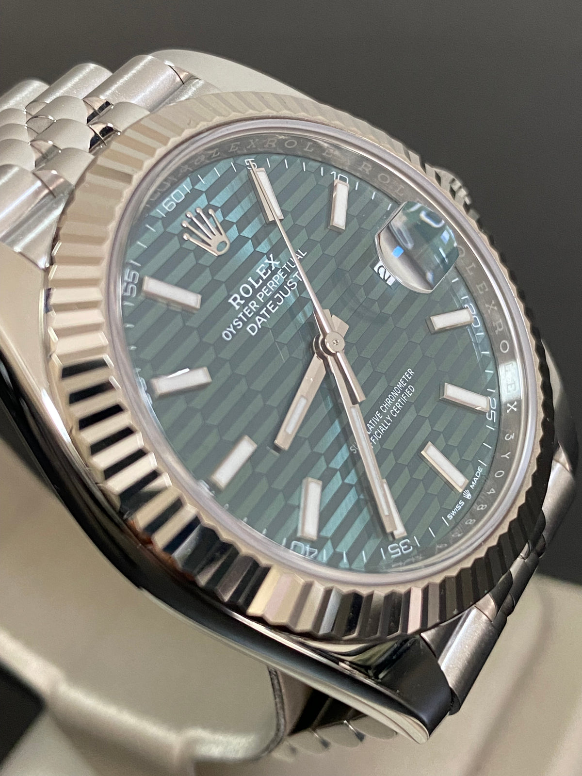 Rolex Steel and White Gold Datejust 41 - 2022 - Fluted Bezel - Mint Green Fluted-Motif Dial - Jubilee Bracelet - 126334 *FULL SET*