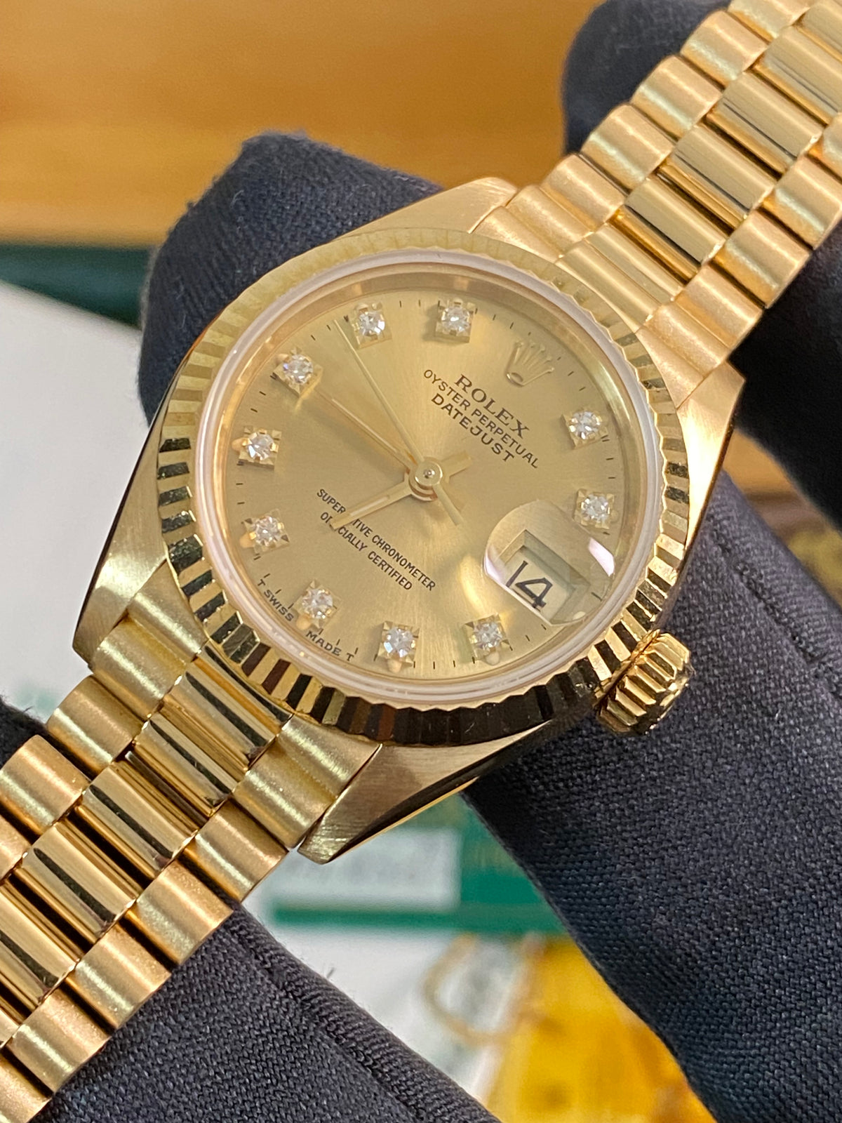 Rolex Yellow Gold Lady-Datejust - R serial - Fluted Bezel - Champagne Diamond Dial - President Bracelet - 69178 *FULL SET*