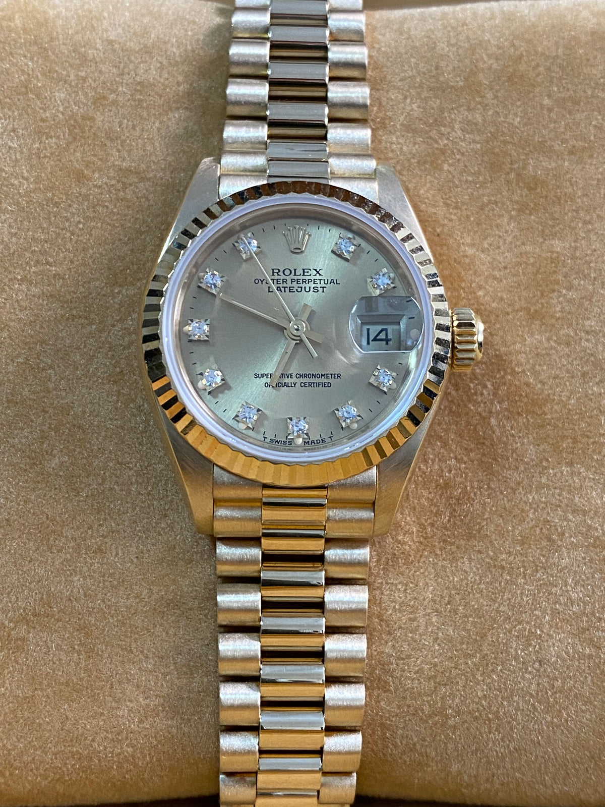 Rolex Yellow Gold Lady-Datejust - R serial - Fluted Bezel - Champagne Diamond Dial - President Bracelet - 69178 *FULL SET*