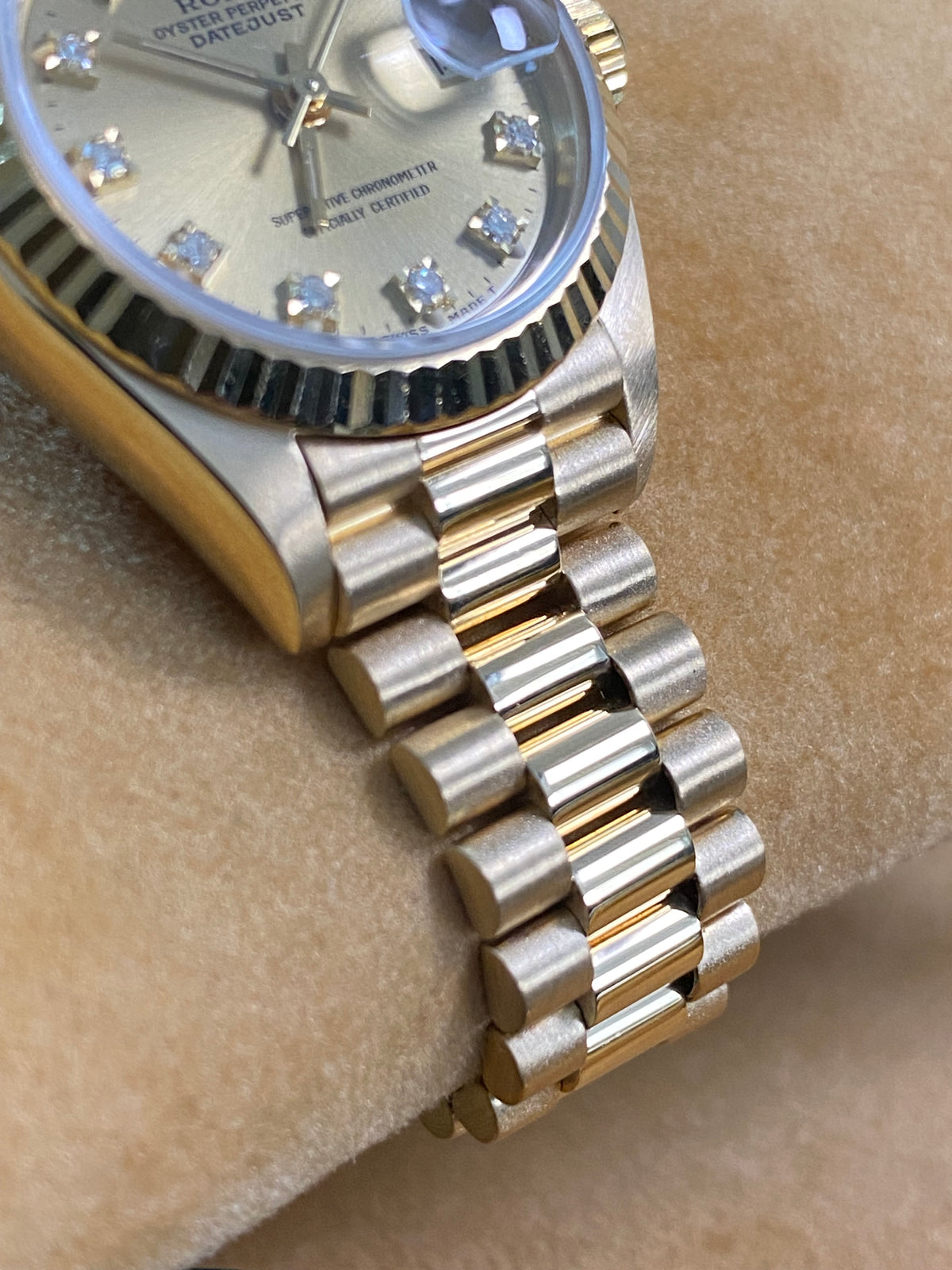 Rolex Yellow Gold Lady-Datejust - R serial - Fluted Bezel - Champagne Diamond Dial - President Bracelet - 69178 *FULL SET*