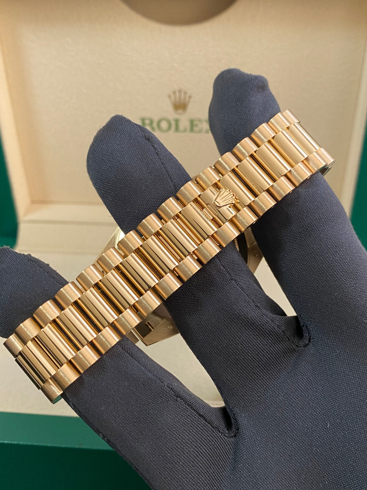 Rolex Yellow Gold Day-Date 40 - 2023 - Fluted Bezel - White Roman Dial - President Bracelet - 228238 *FULL SET*