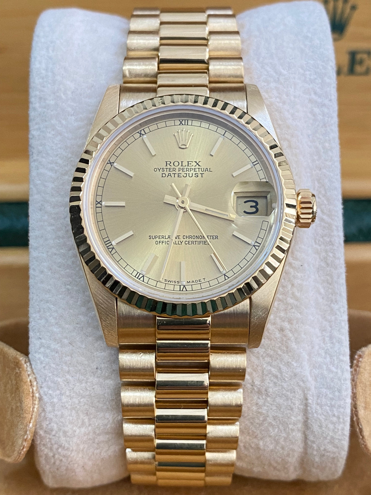 Rolex Yellow Gold Datejust 31 - L serial - Fluted Bezel - Champagne Index Dial - President Bracelet - 68278