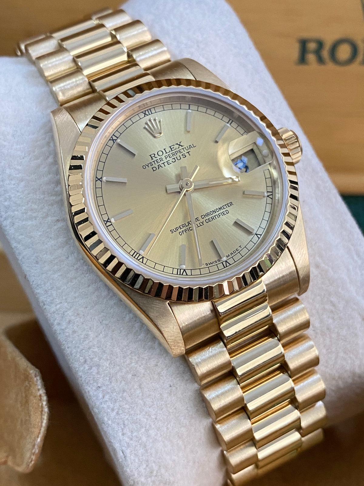 Rolex Yellow Gold Datejust 31 - L serial - Fluted Bezel - Champagne Index Dial - President Bracelet - 68278