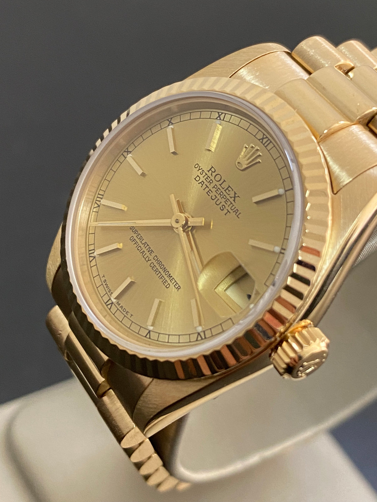 Rolex Yellow Gold Datejust 31 - L serial - Fluted Bezel - Champagne Index Dial - President Bracelet - 68278