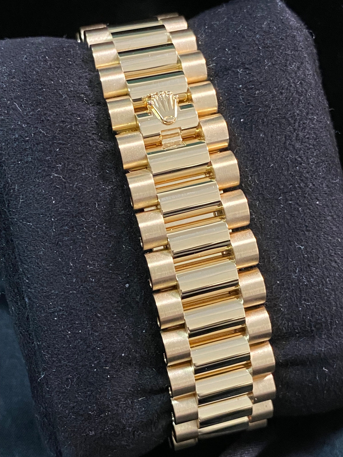 Rolex Yellow Gold Day-Date 36 - 2021 - Fluted Bezel - Mother-of-Pearl Diamond Dial - President Bracelet - 128238 *FULL SET*