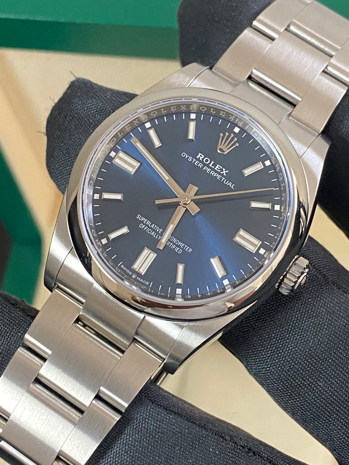 Rolex Oyster Perpetual 36 - 2024 - Domed Bezel - Blue Index Dial - Oyster Bracelet - 126000 *FULL SET*