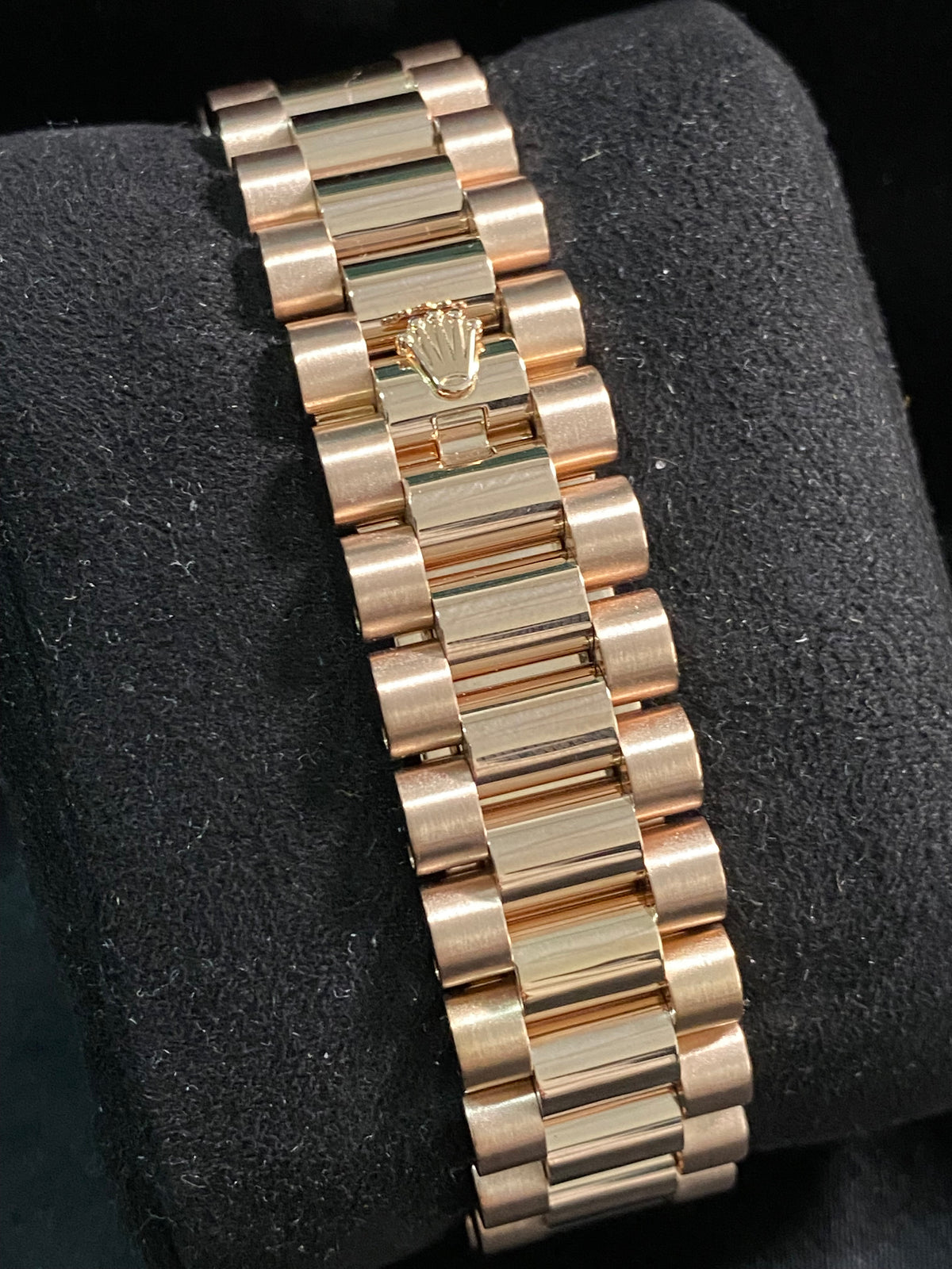 Rolex Everose Gold Day-Date 36 - 2017 - Fluted Bezel - Chocolate Wave Dial - President Bracelet - 118235 *FULL SET*