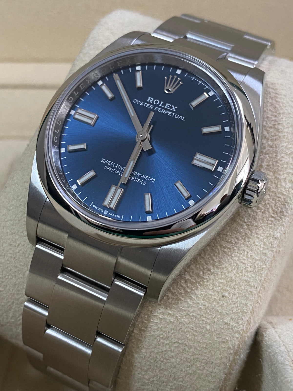 Rolex Oyster Perpetual 36 - 2024 - Domed Bezel - Blue Index Dial - Oyster Bracelet - 126000 *FULL SET*