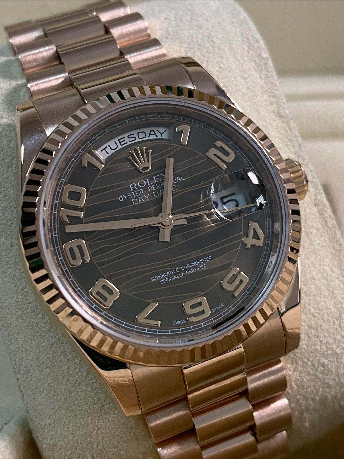 Rolex Everose Gold Day-Date 36 - 2017 - Fluted Bezel - Chocolate Wave Dial - President Bracelet - 118235 *FULL SET*