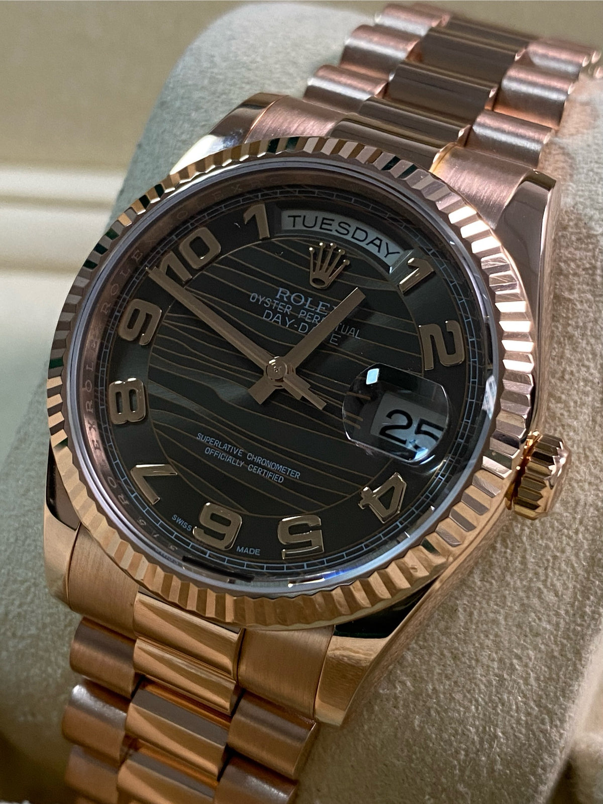 Rolex Everose Gold Day-Date 36 - 2017 - Fluted Bezel - Chocolate Wave Dial - President Bracelet - 118235 *FULL SET*