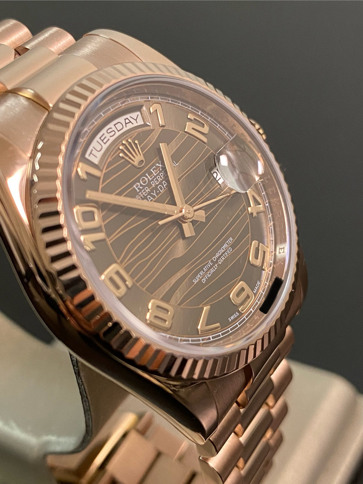 Rolex Everose Gold Day-Date 36 - 2017 - Fluted Bezel - Chocolate Wave Dial - President Bracelet - 118235 *FULL SET*