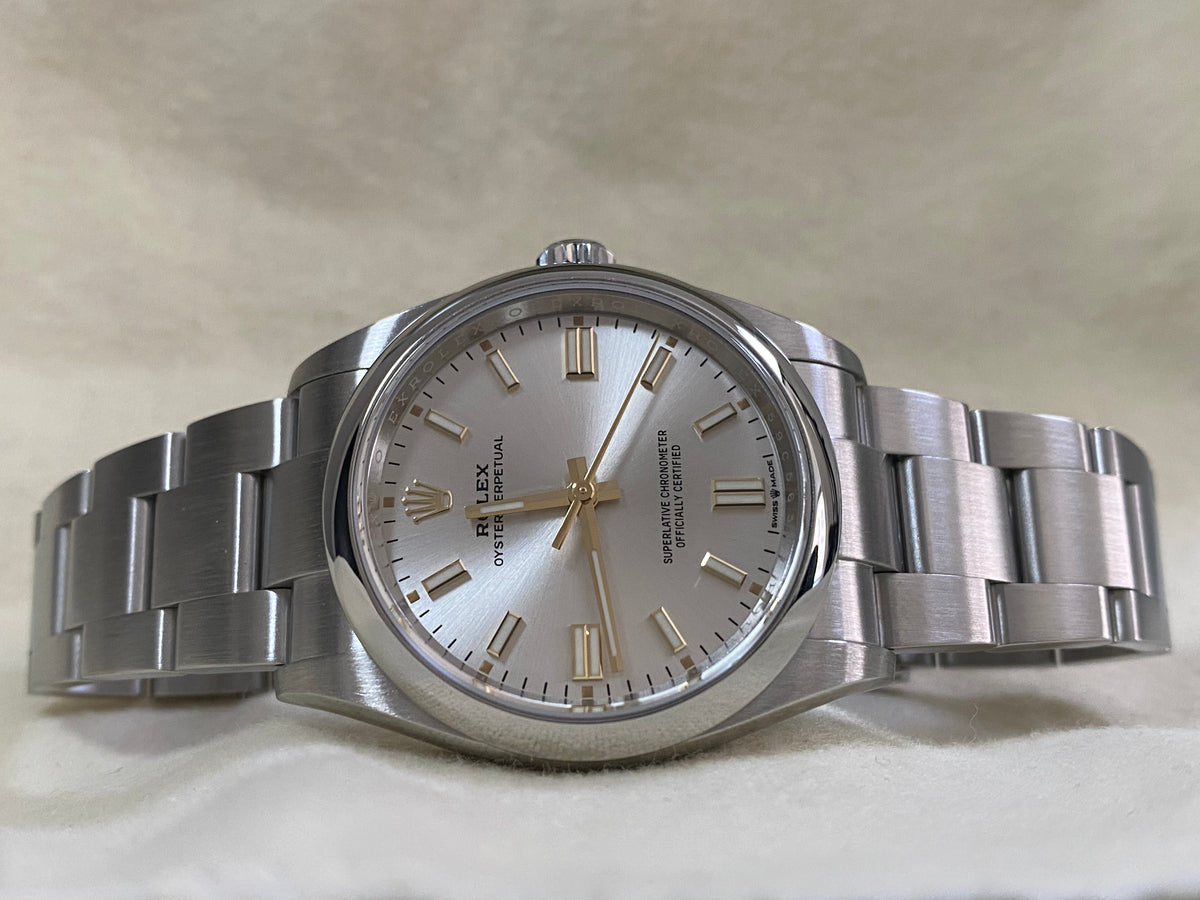 Rolex Oyster Perpetual 36 - 2023 - Domed Bezel - Silver Index Dial - Oyster Bracelet - 126000 *FULL SET*