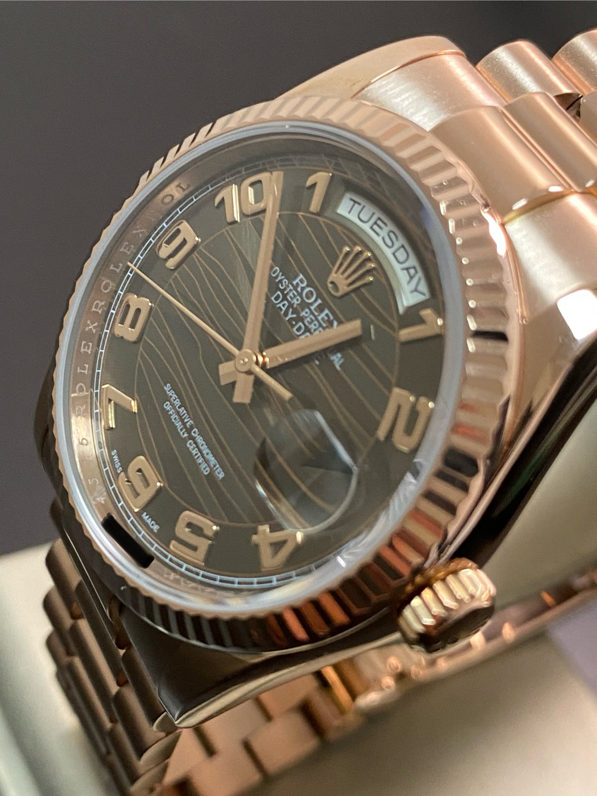 Rolex Everose Gold Day-Date 36 - 2017 - Fluted Bezel - Chocolate Wave Dial - President Bracelet - 118235 *FULL SET*