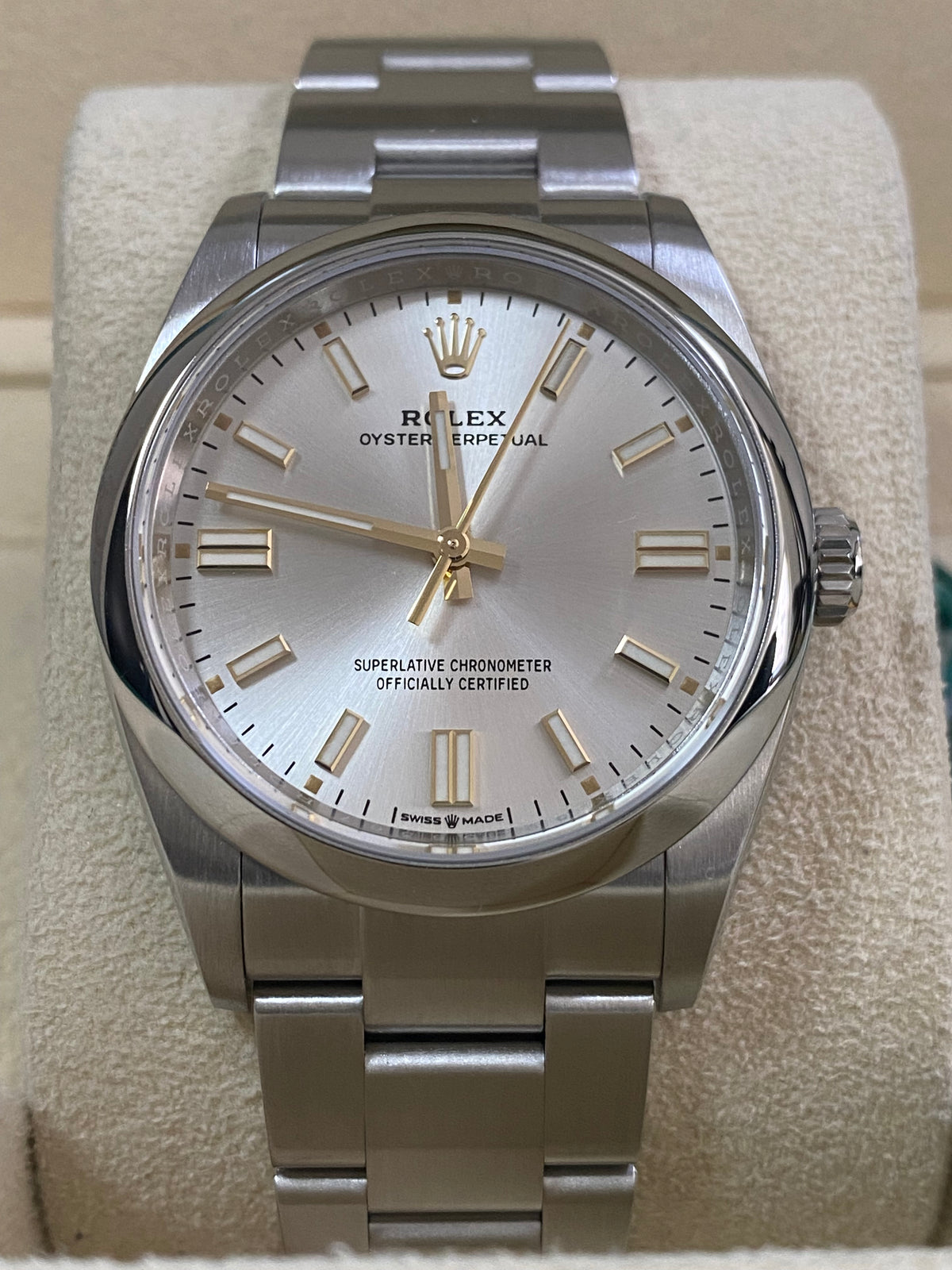 Rolex Oyster Perpetual 36 - 2023 - Domed Bezel - Silver Index Dial - Oyster Bracelet - 126000 *FULL SET*