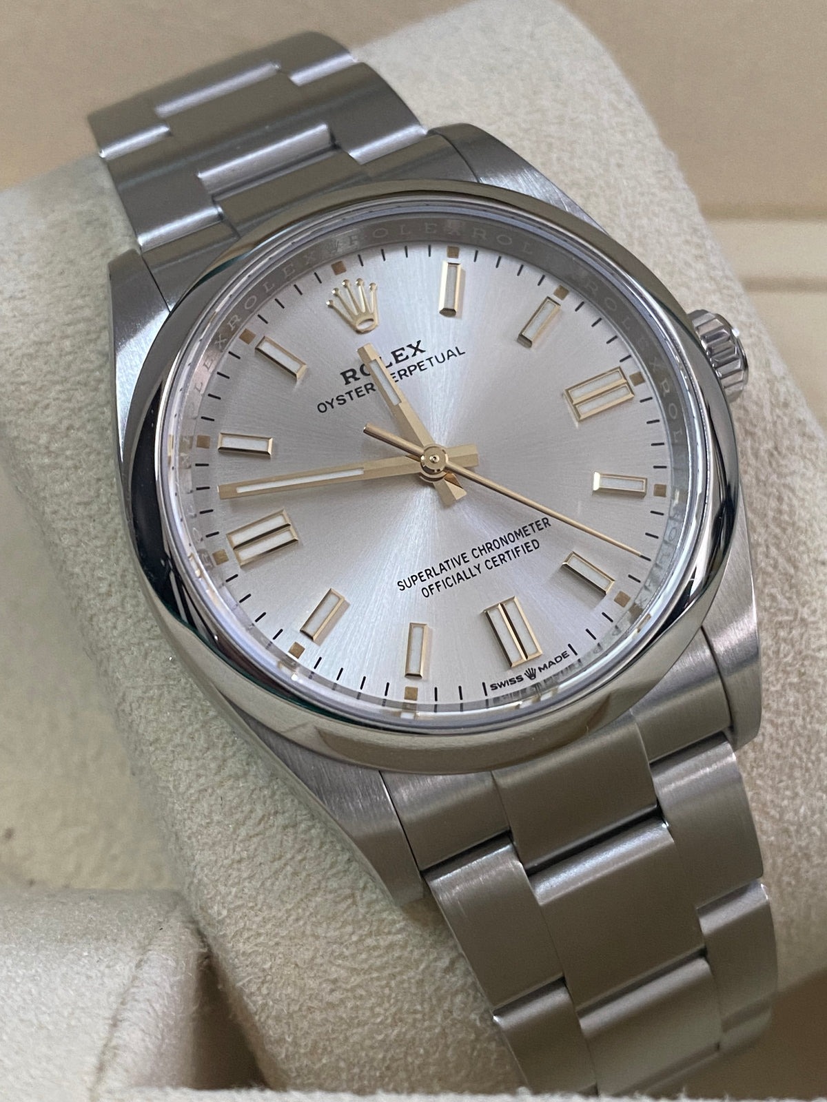 Rolex Oyster Perpetual 36 - 2023 - Domed Bezel - Silver Index Dial - Oyster Bracelet - 126000 *FULL SET*