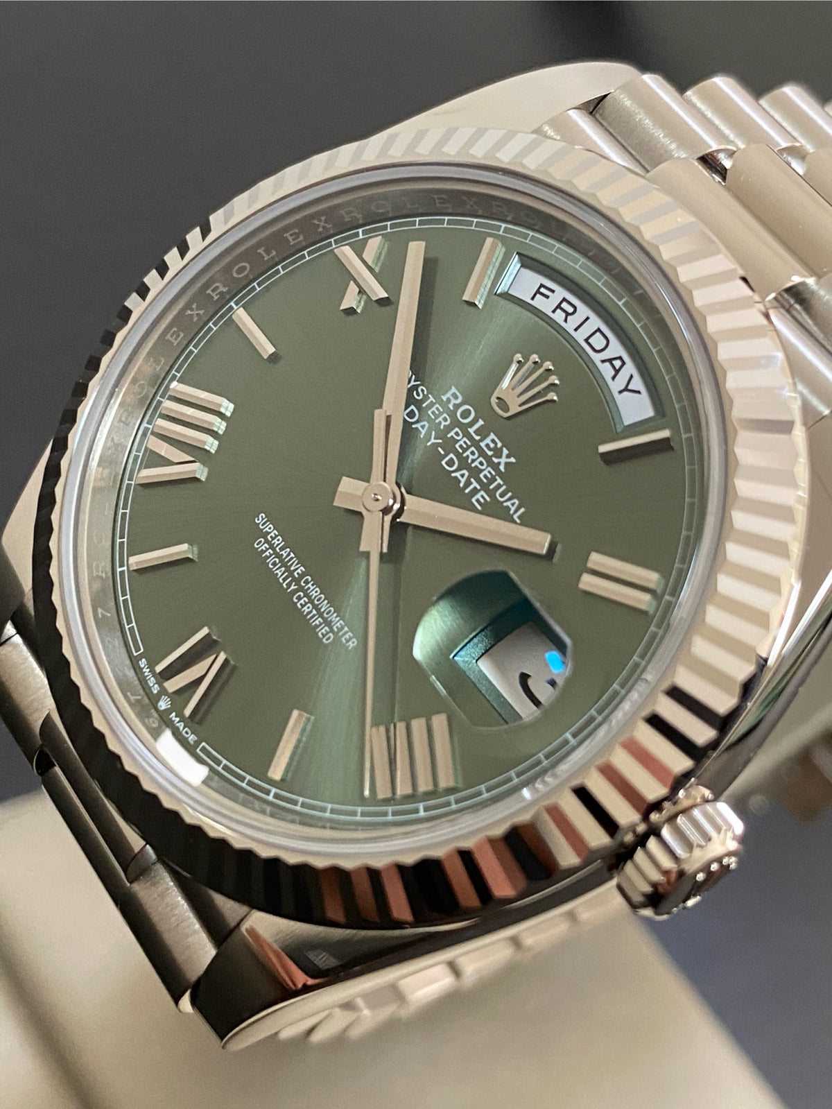 Rolex White Gold Day-Date 40 - 2024 - Fluted Bezel - Olive Green Bevelled Roman Dial - President Bracelet - 228239 *FULL SET*