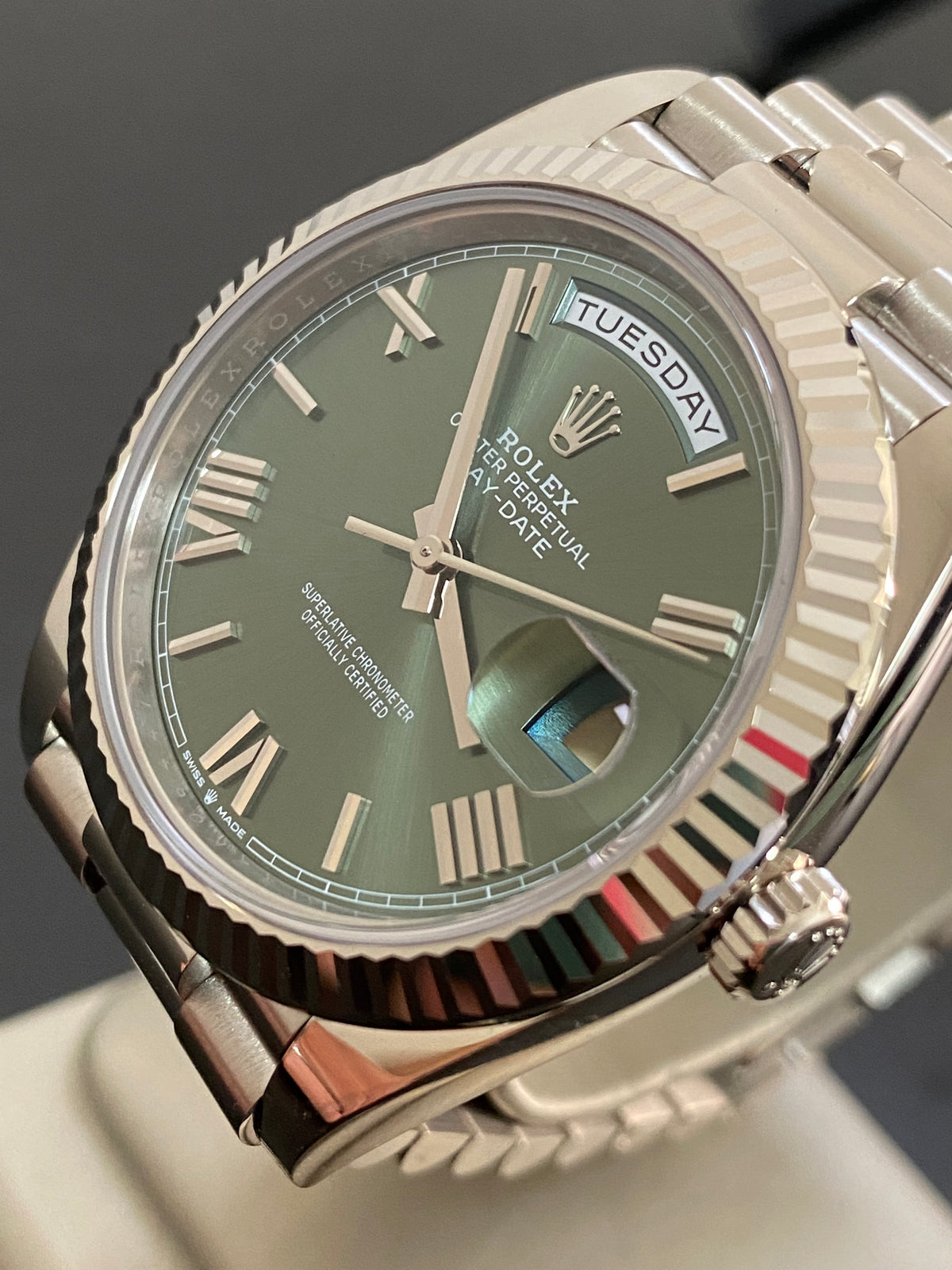 Rolex White Gold Day-Date 40 - 2023 - Fluted Bezel - Olive Green Bevelled Roman Dial - President Bracelet - 228239 *FULL SET*