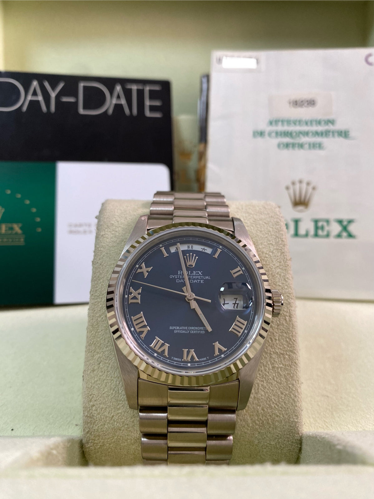 Rolex White Gold Day-Date 36 - U serial - Blue Roman Dial - Mandarin Day&Date Wheel - President Bracelet - 18239 *FULL SET*