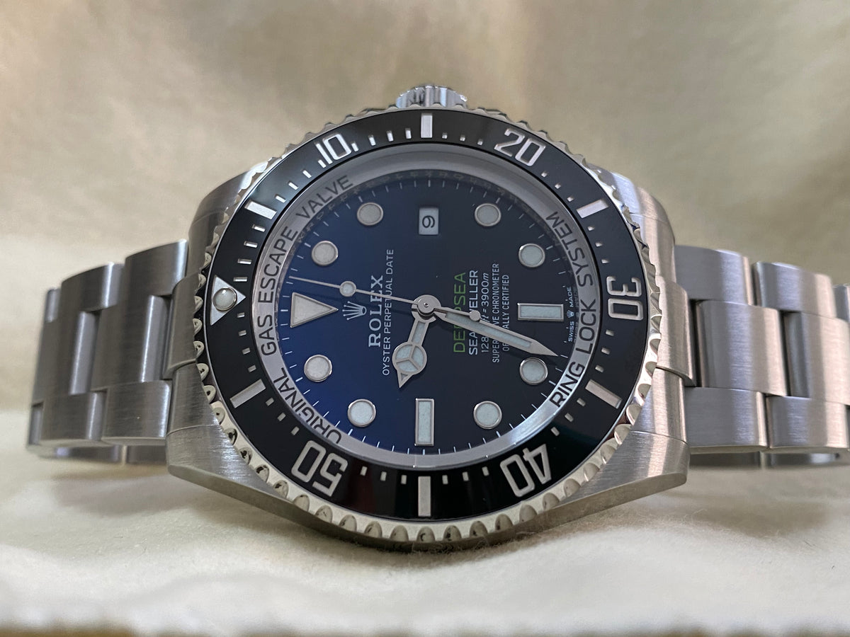 Rolex Sea-Dweller Deepsea 44 - 2022 - D-Blue "James Cameron" Dial - 126660 *FULL SET*