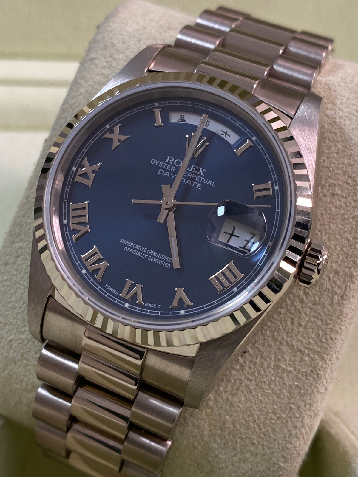 Rolex White Gold Day-Date 36 - U serial - Blue Roman Dial - Mandarin Day&Date Wheel - President Bracelet - 18239 *FULL SET*