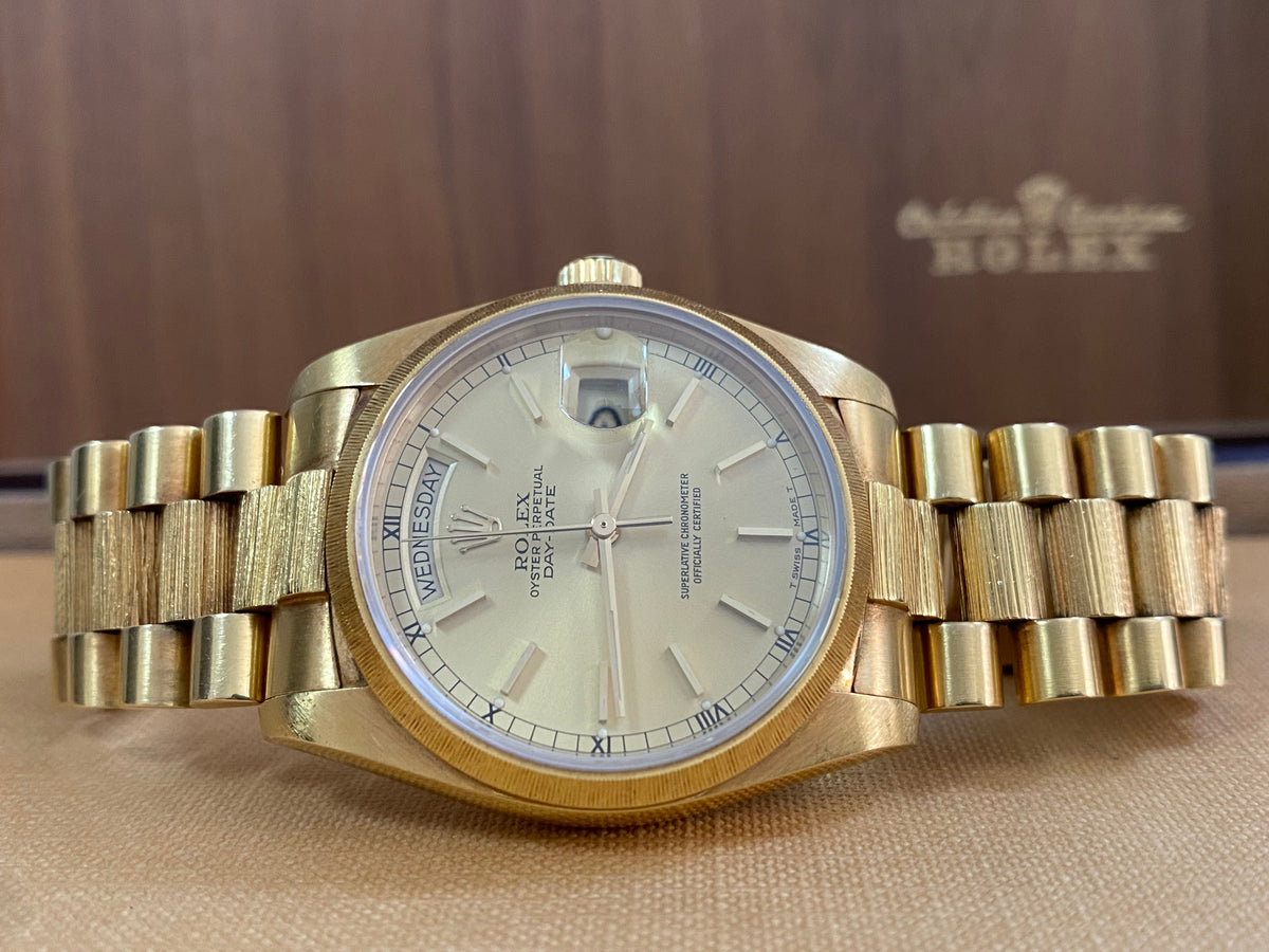 Rolex Yellow Gold Day-Date 36 - 1984 - Bark Finish - Champagne Index Dial - President Bracelet - 18078 *RARE*