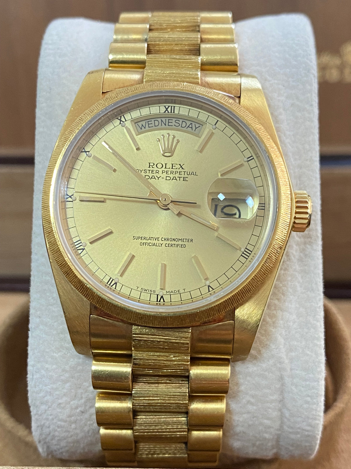 Rolex Yellow Gold Day-Date 36 - 1984 - Bark Finish - Champagne Index Dial - President Bracelet - 18078 *RARE*